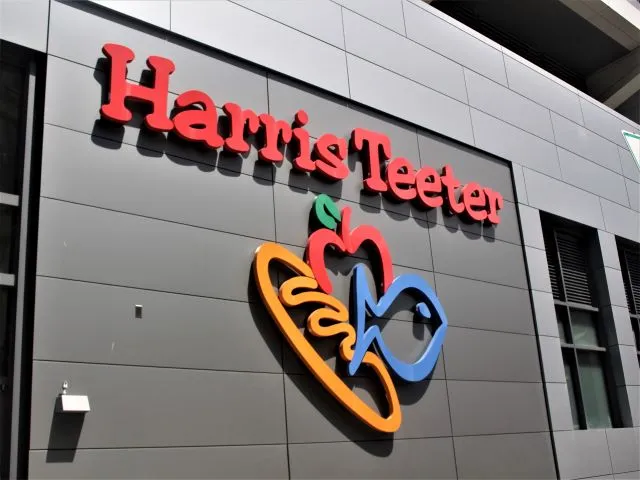 Harris Teeter local grocery store