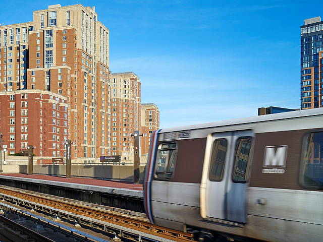 Eisenhower Metro Station | Parc Meridian at Eisenhower Station | Luxury Alexandria VA Apartments