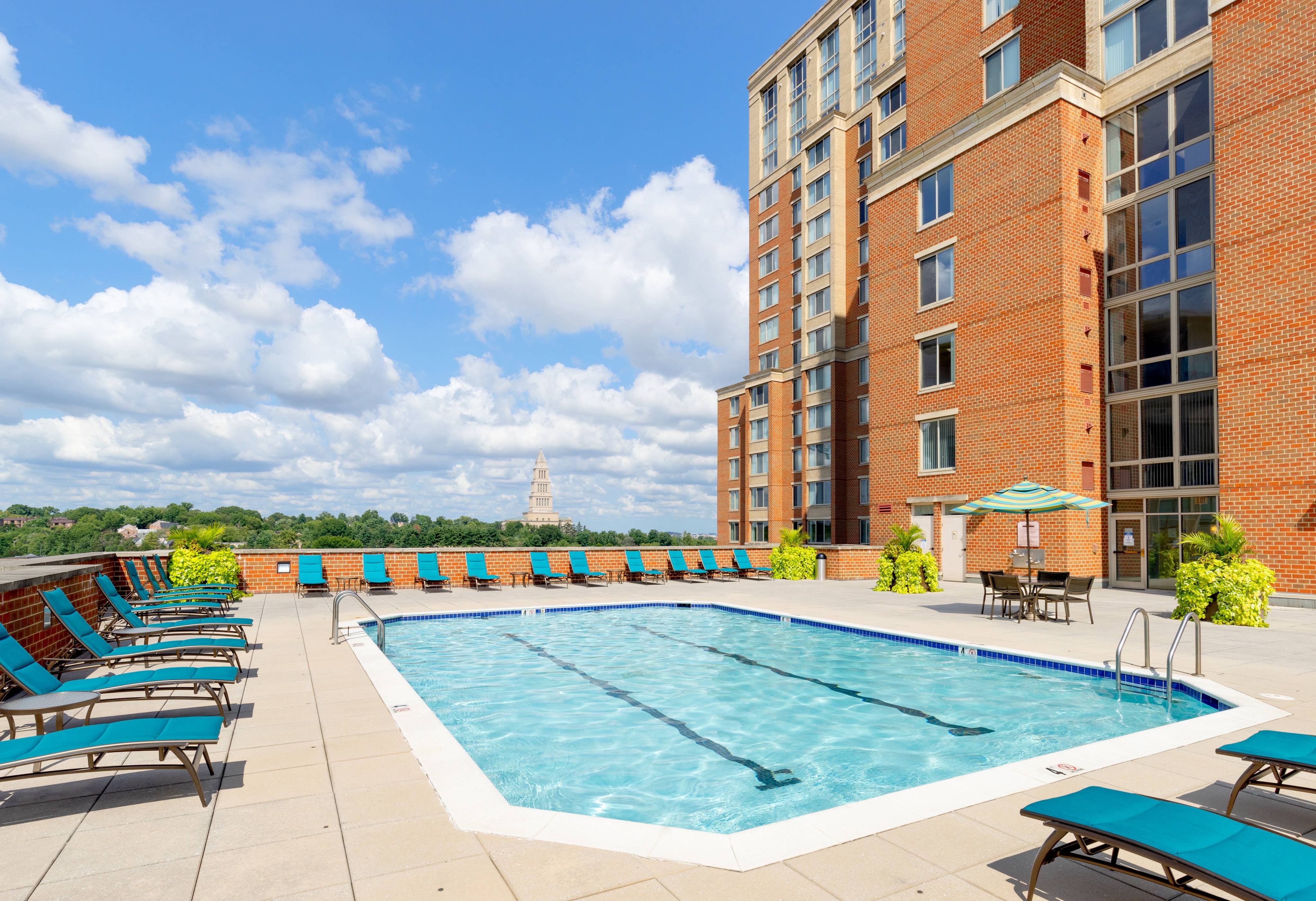 Swimming Pool and Sun Deck | Meridian at Eisenhower Station | Apartments in Alexandria VA