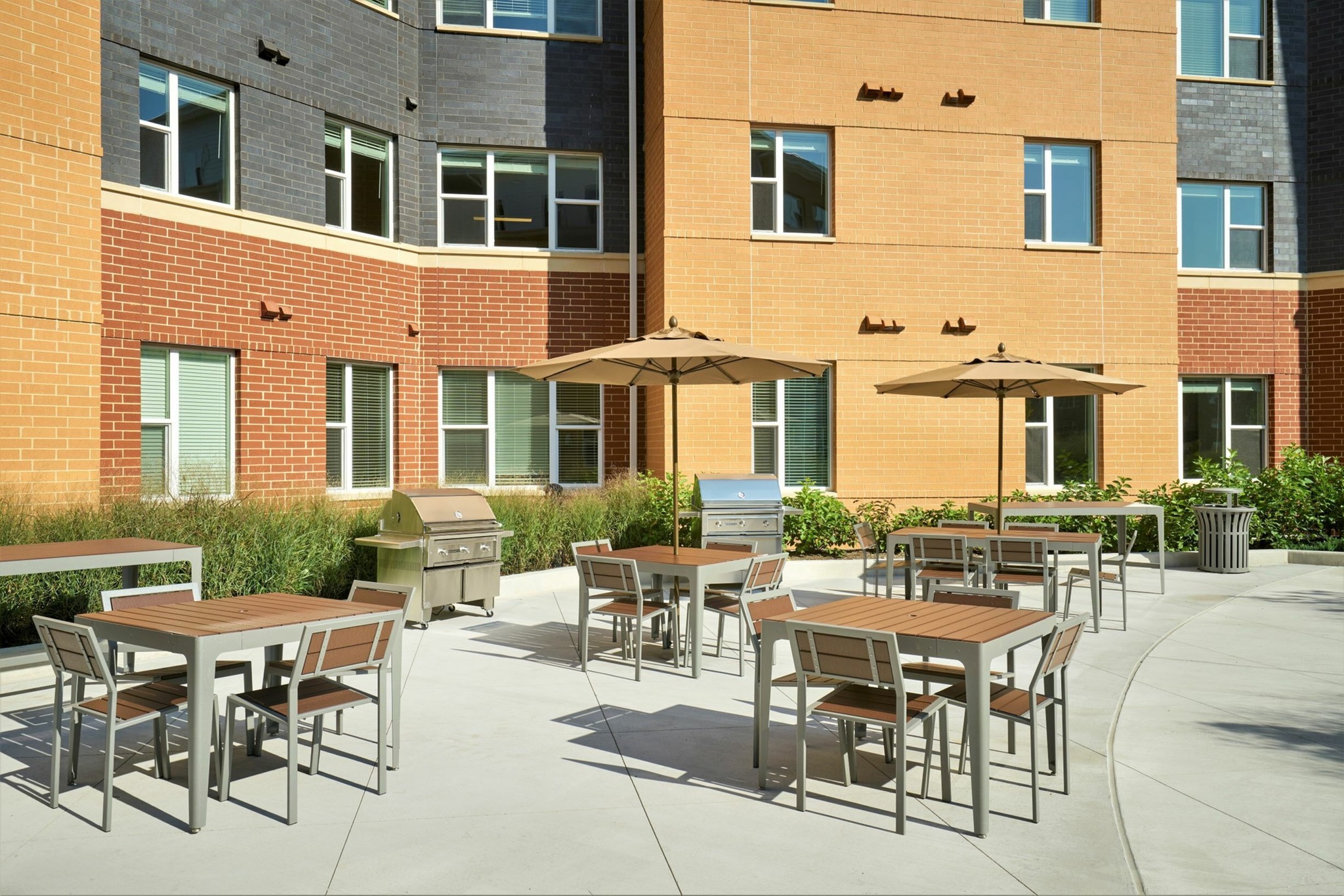 BBQ Area | Robinson at One University | Affordable Fairfax VA Apartments