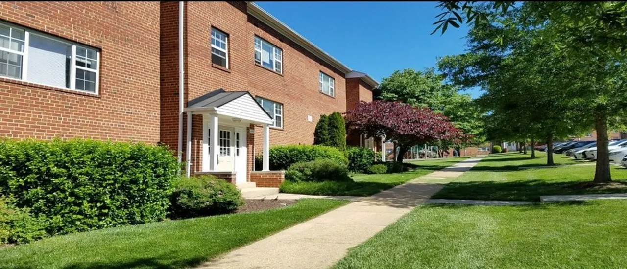 Image of East Falls Apartments Exterior | Arlington VA Apartments