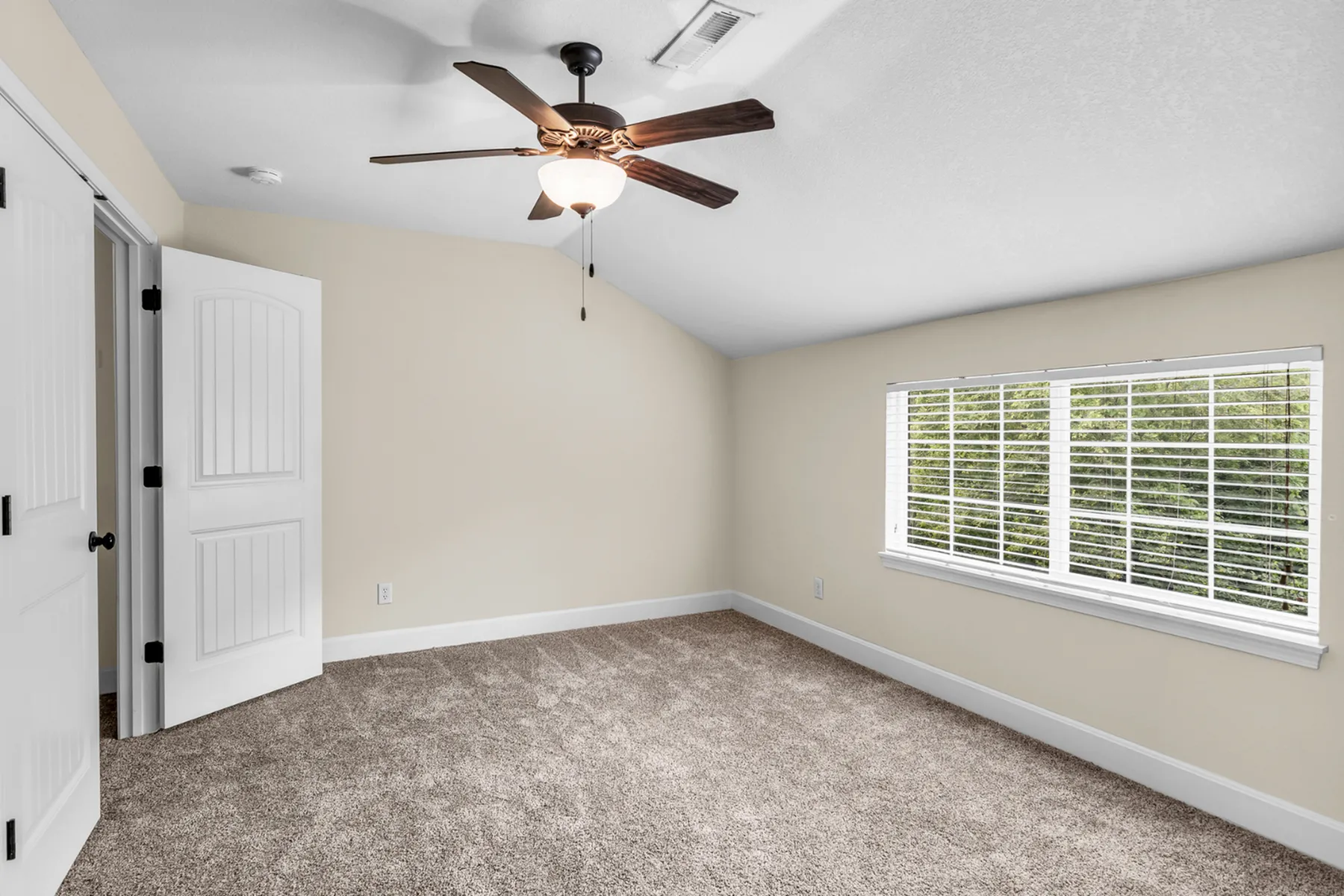 TH1 Bedroom