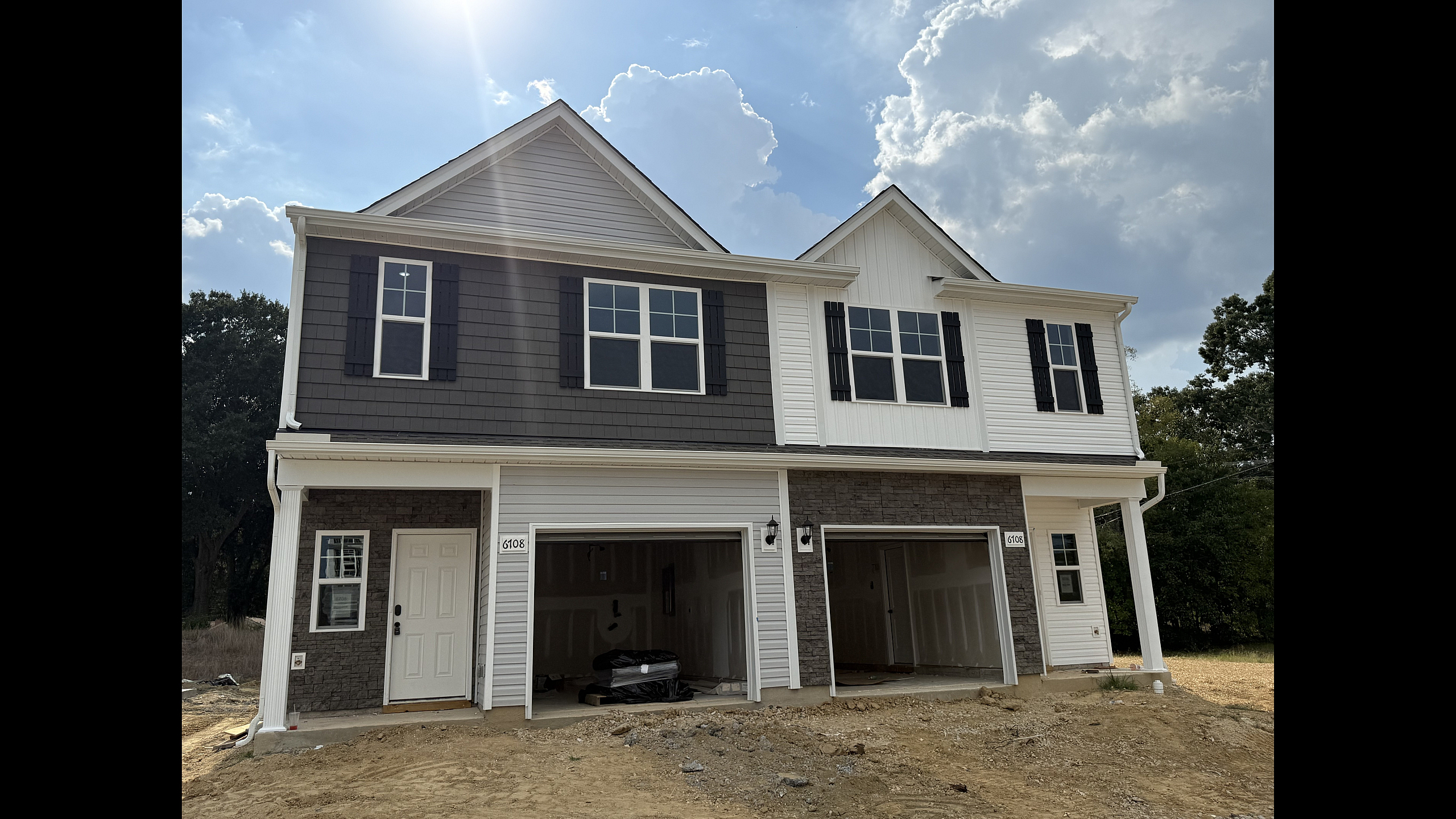 Alverton Townhomes exterior townhome view