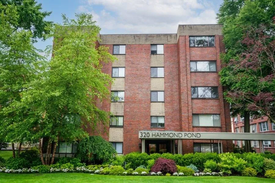 320 Hammond Pond Parkway Exterior