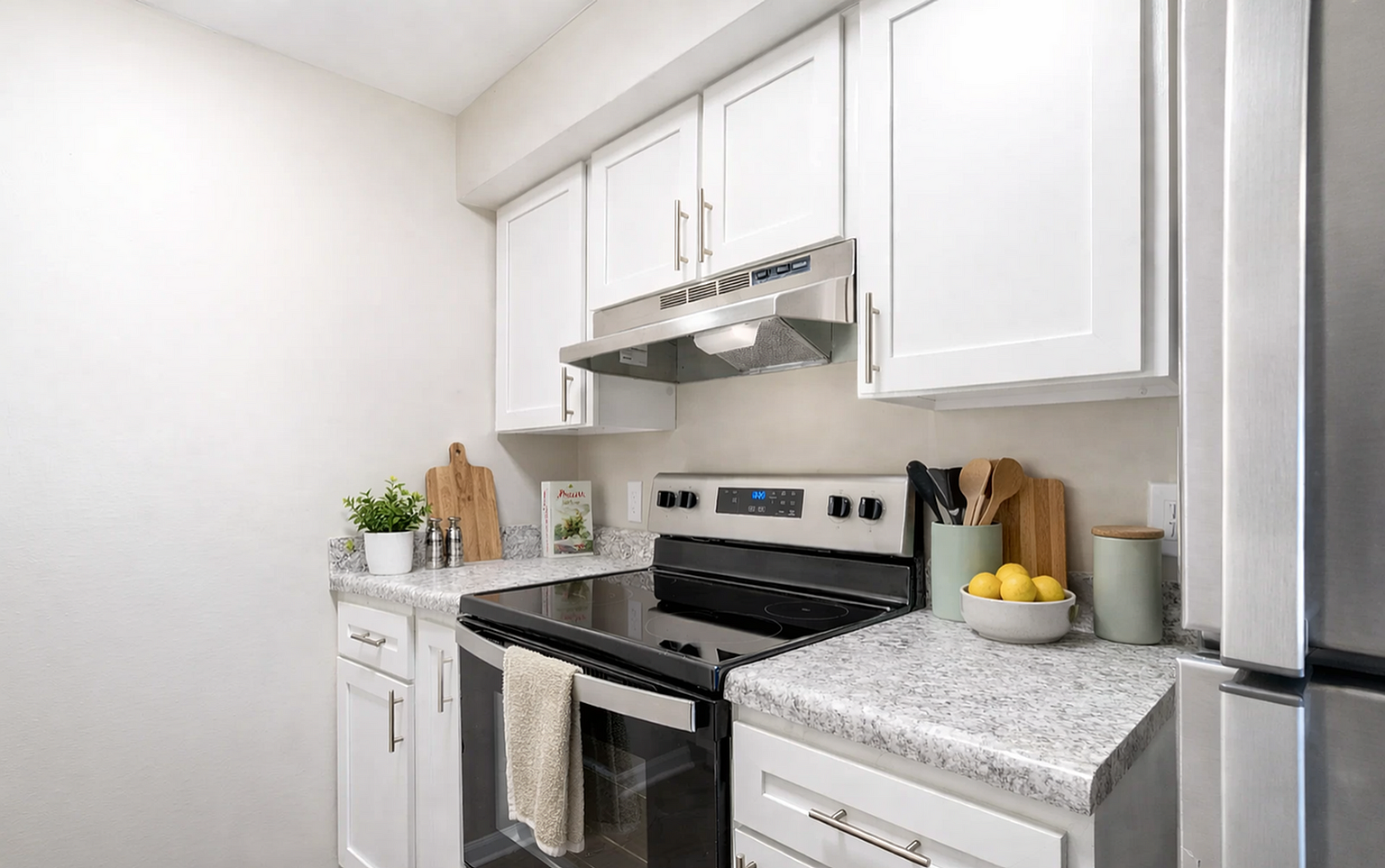 Beautiful Bright Kitchen
