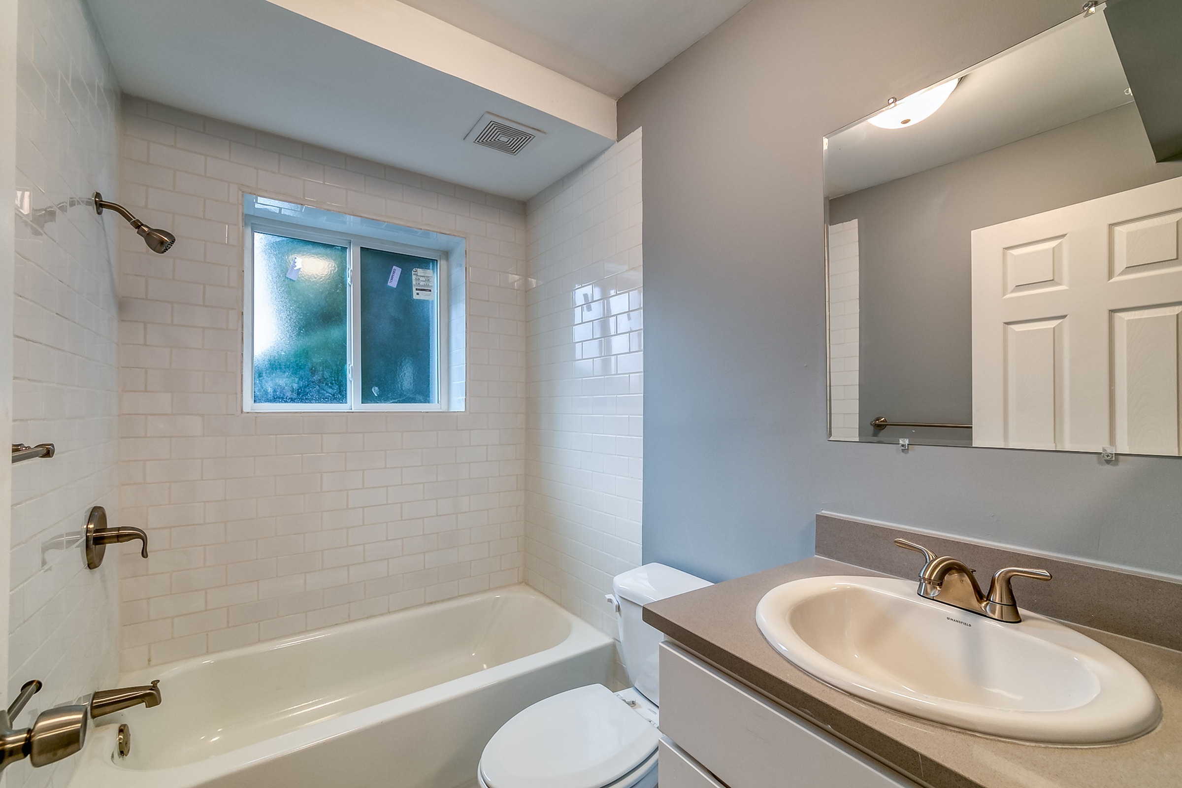 Country Club Manor Apartments Experience Affordable Luxury In Flint - 76viyqn