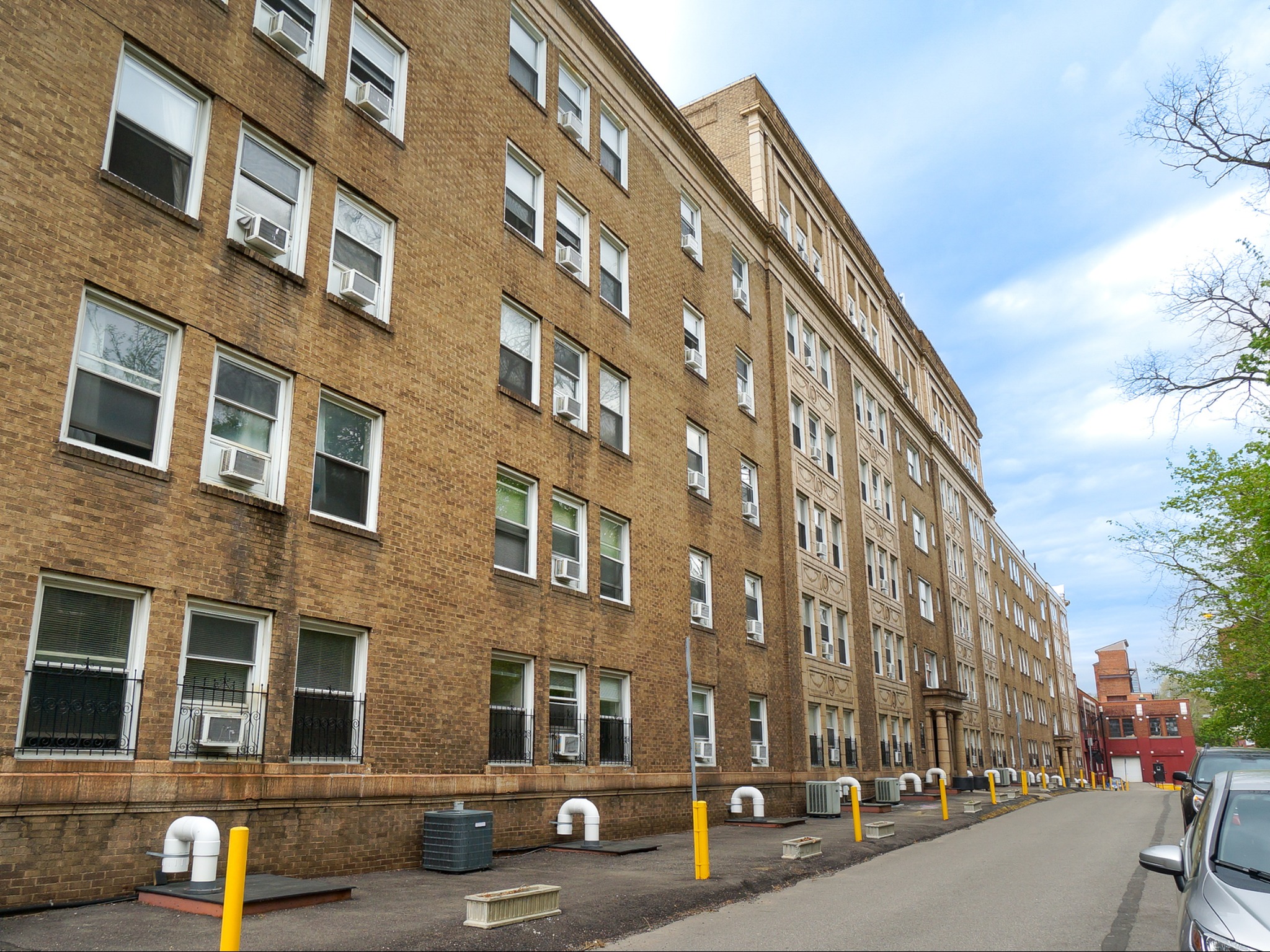 Street level view of the Morrowfield Avenue on Alderson Street