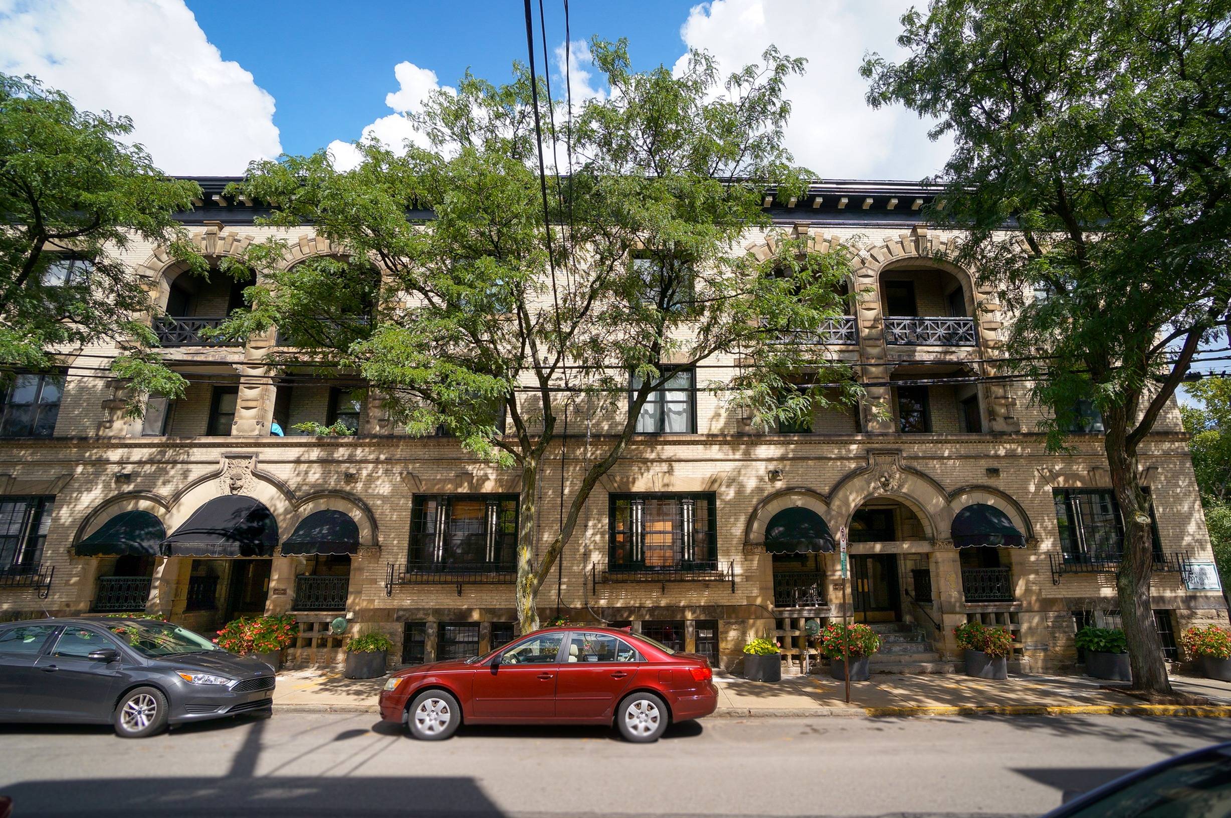 1 2 Bed Apartments Check Availability Lionhead