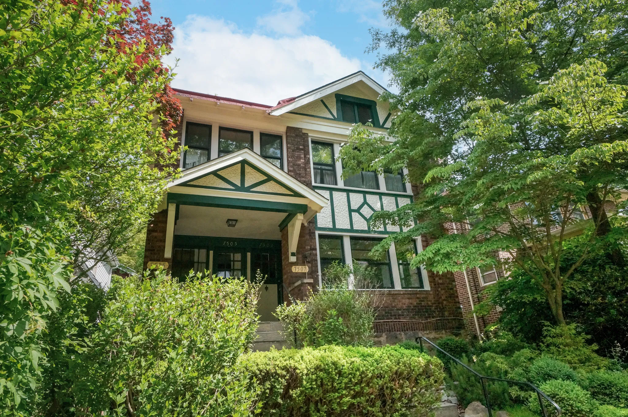 The Briarcliff, located near the intersection of Rosemary and Undercliff Roads.
