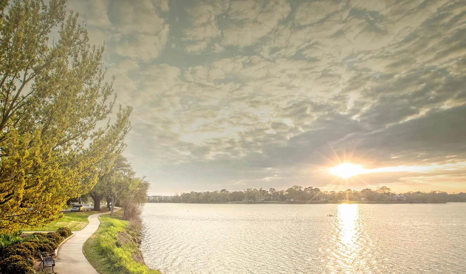 Beautifully Landscaped Grounds | Baton Rouge Luxury Apartments | Bayonne at Southshore