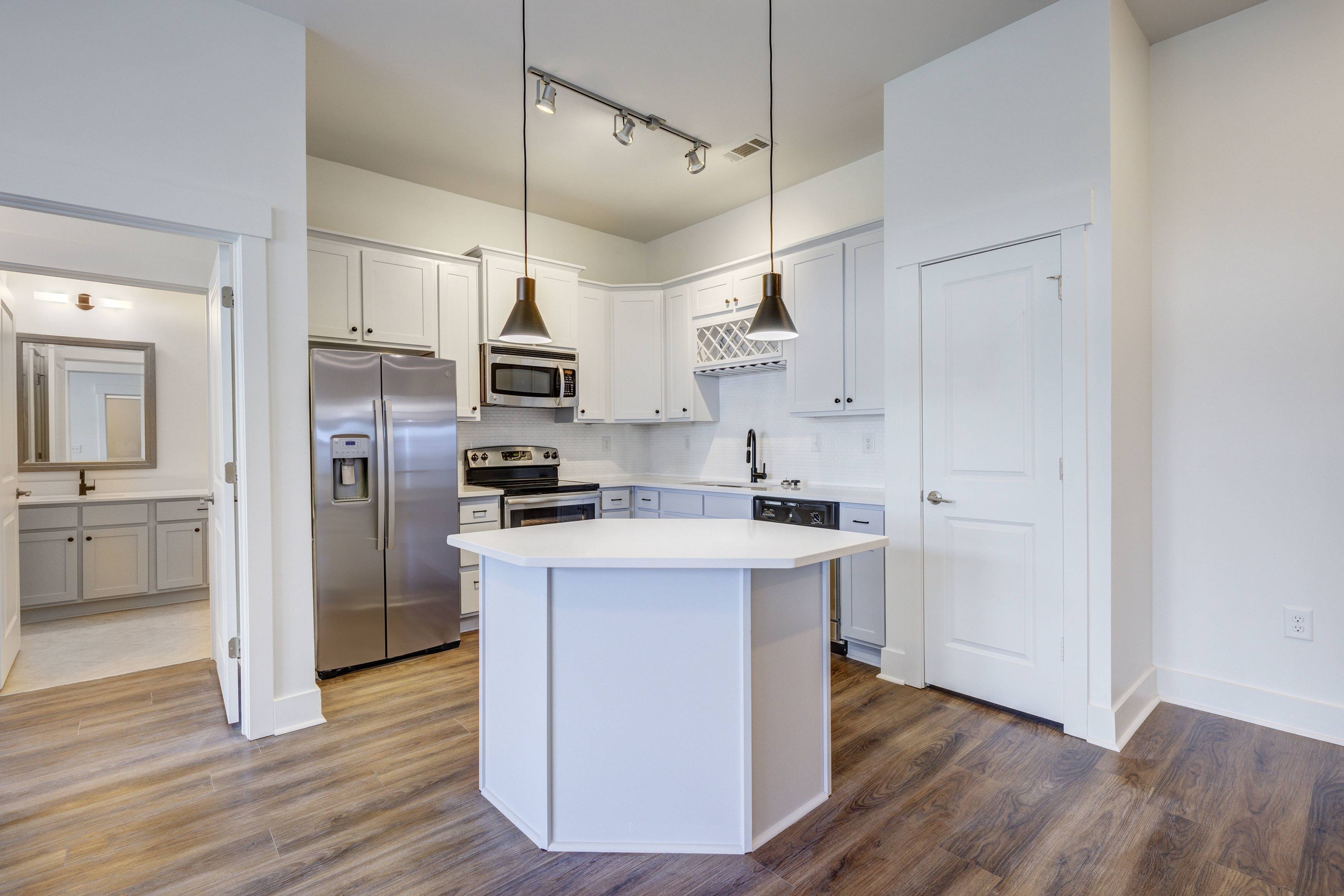 Modern Kitchen | Apartments in Cary, NC | Lofts at Weston