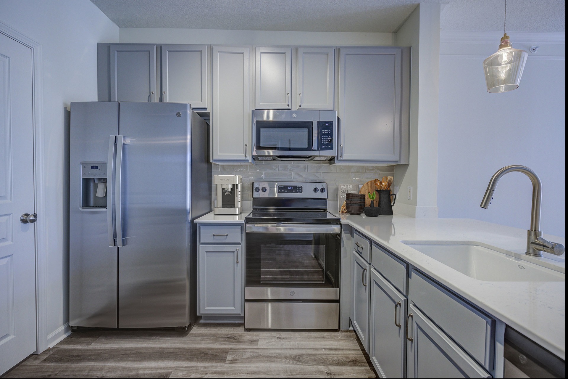 Weston Lakeside Apts in Cary, NC Official Site