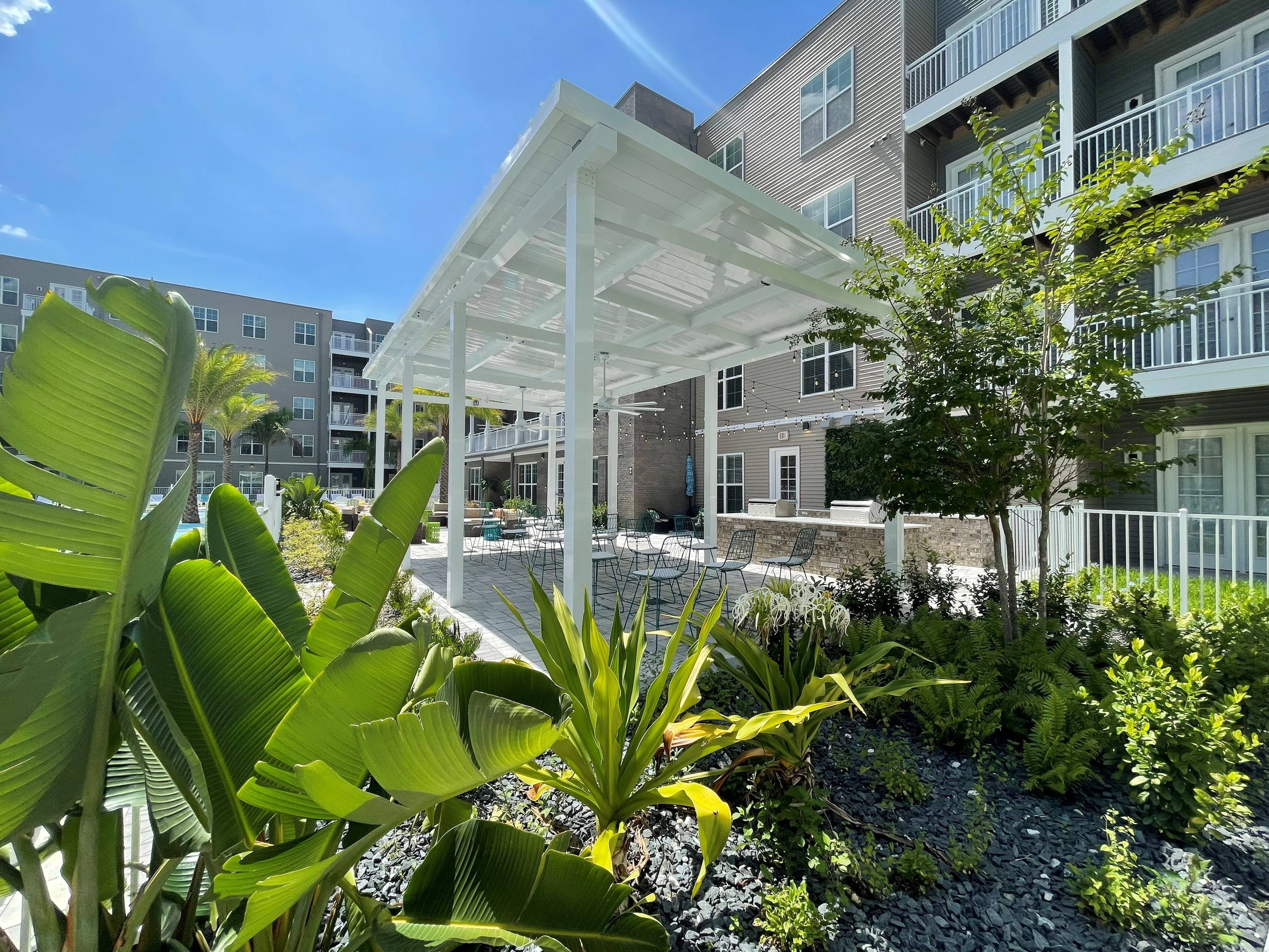 Beautiful green space to enjoy the warm weather