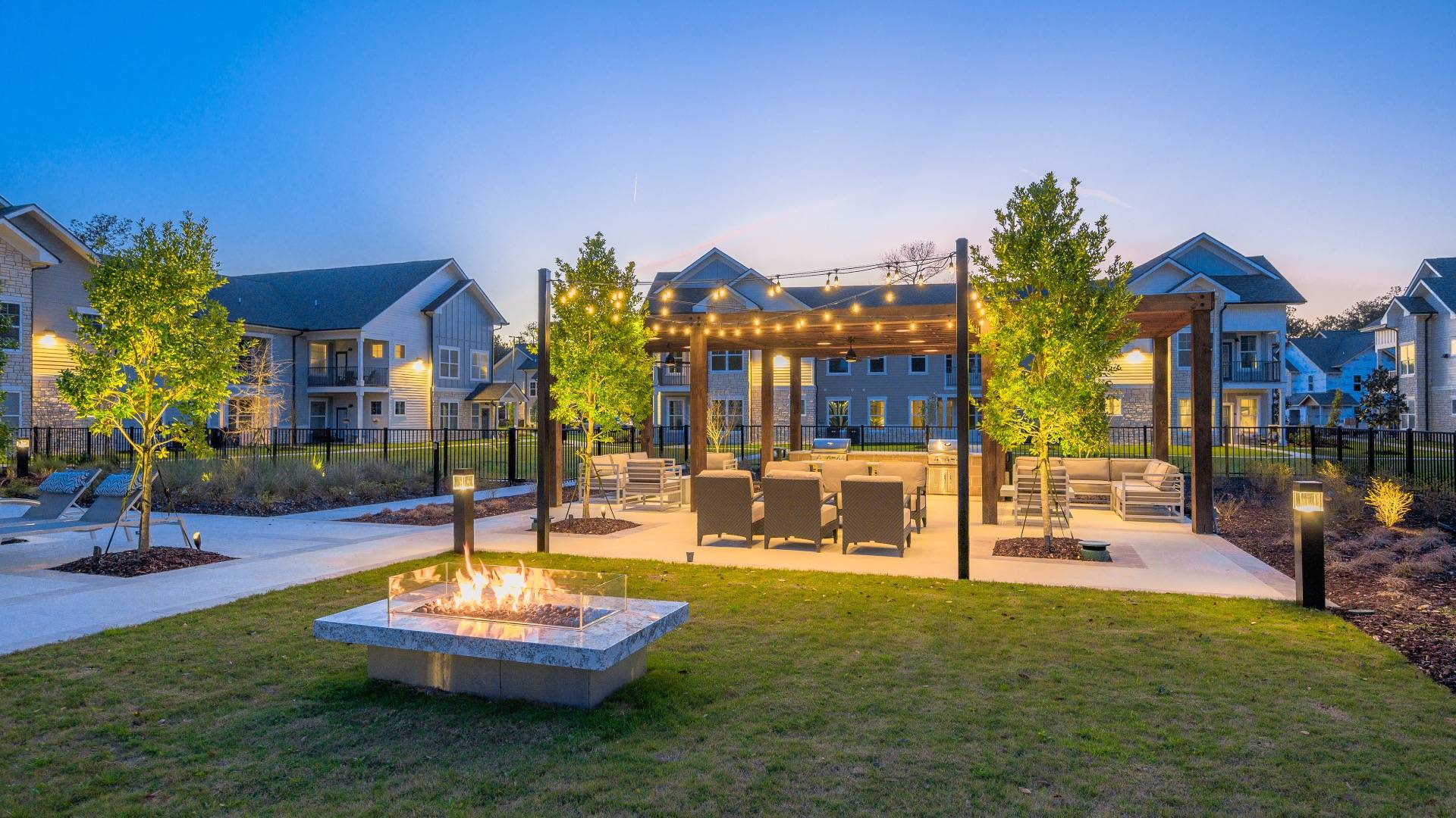 The Collins Outdoor Fire Pit
