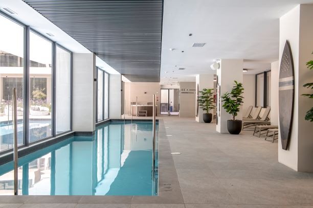 Piscina interior climatizada