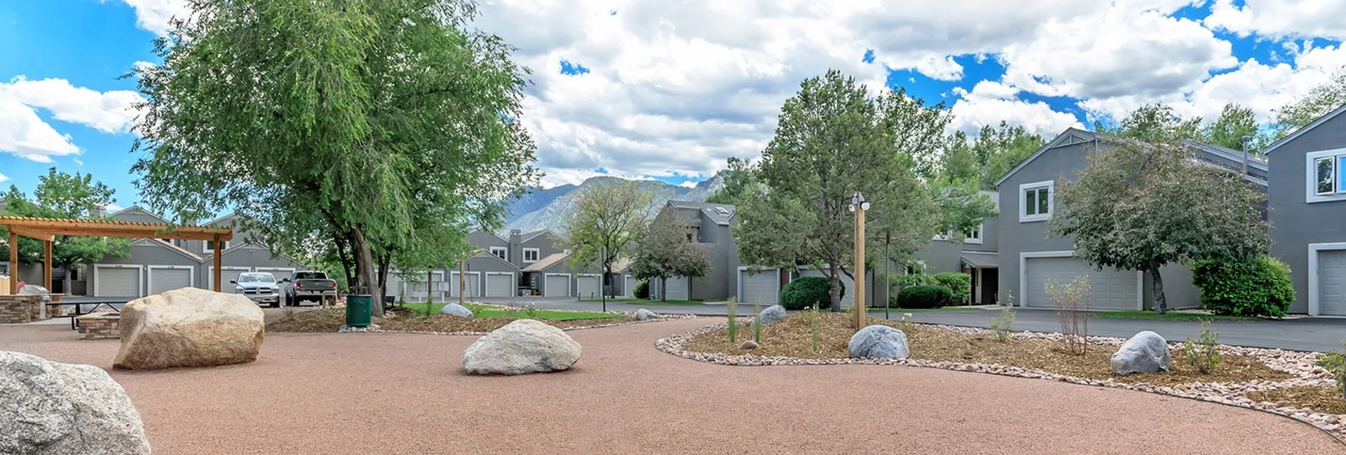 Broadview Ridge Townhomes landscaping