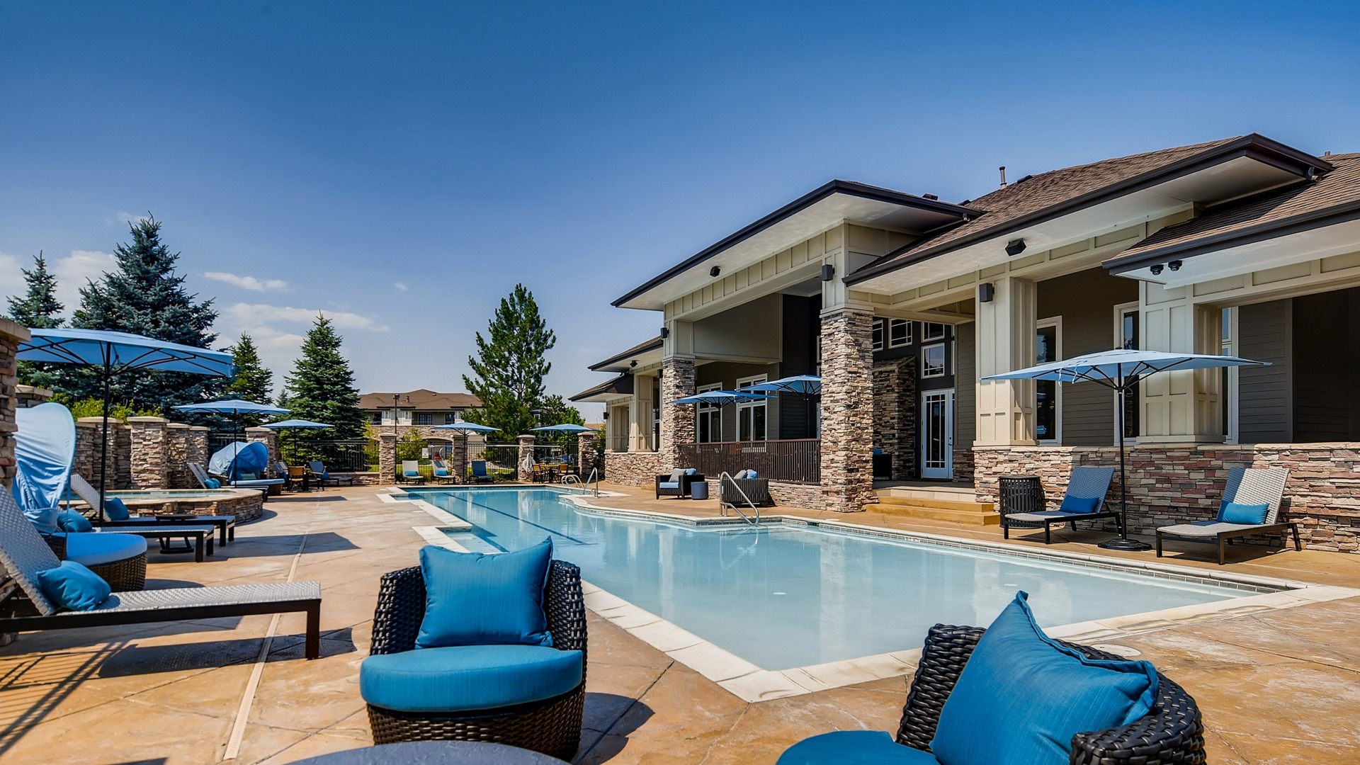 Sparkling pool at Creekside at Palmer Park