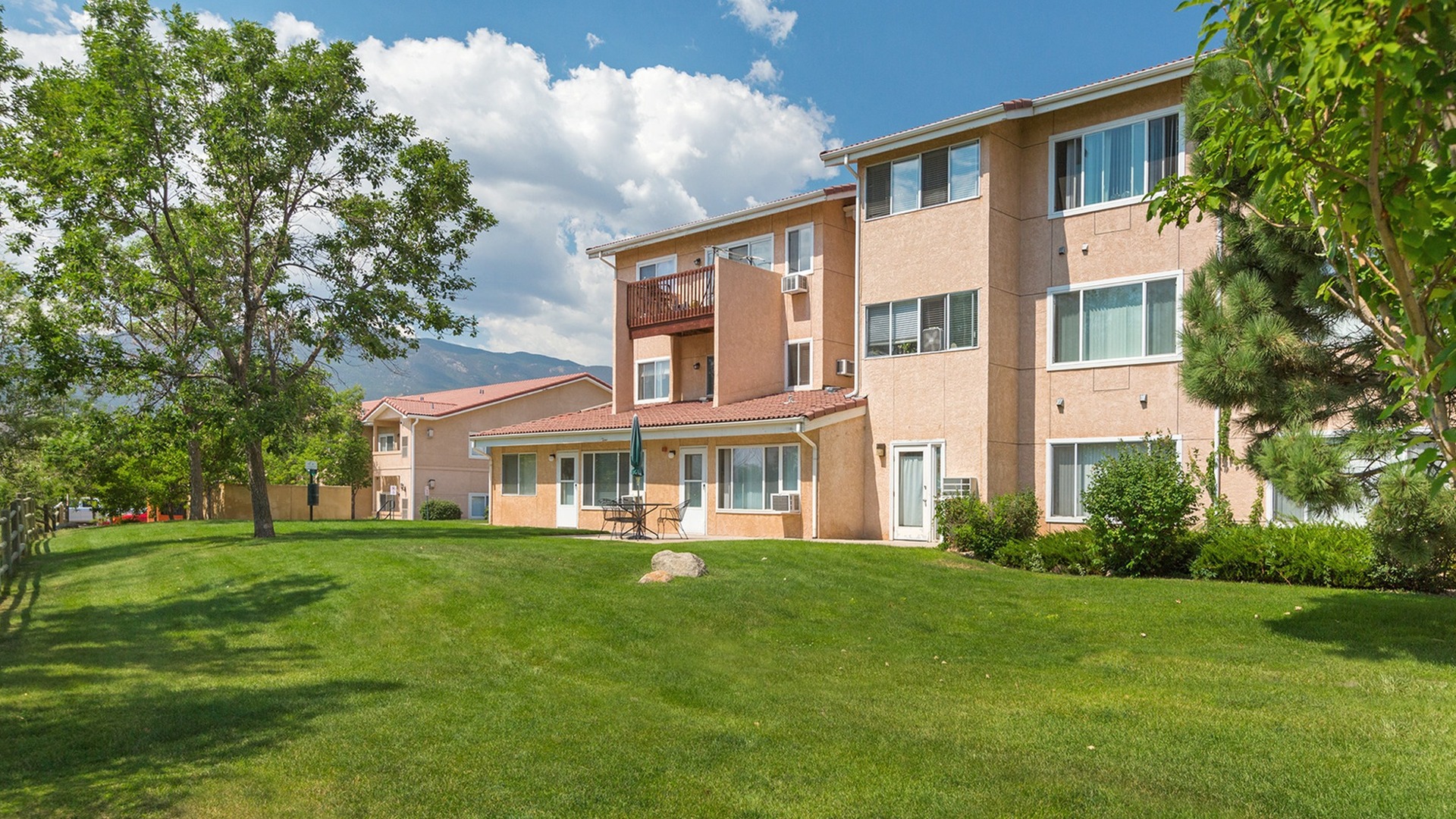 The Signature at Promontory Pointe in Colorado Springs exterior of apartment community