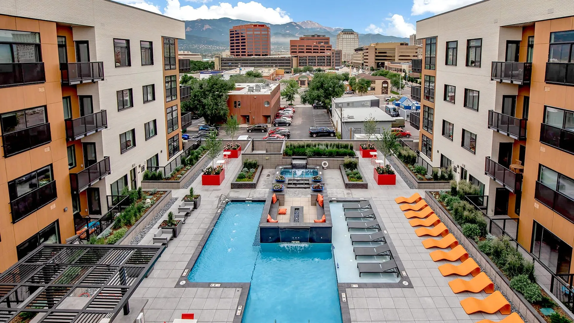 333 ECO pool and courtyard