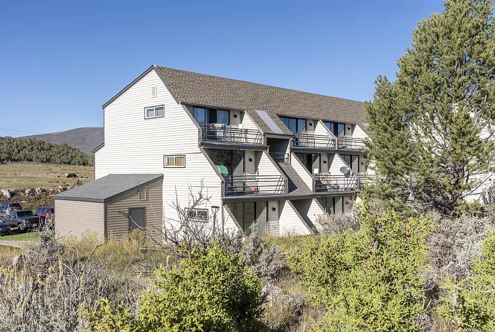 Auburn Ridge Apartments - Exterior View