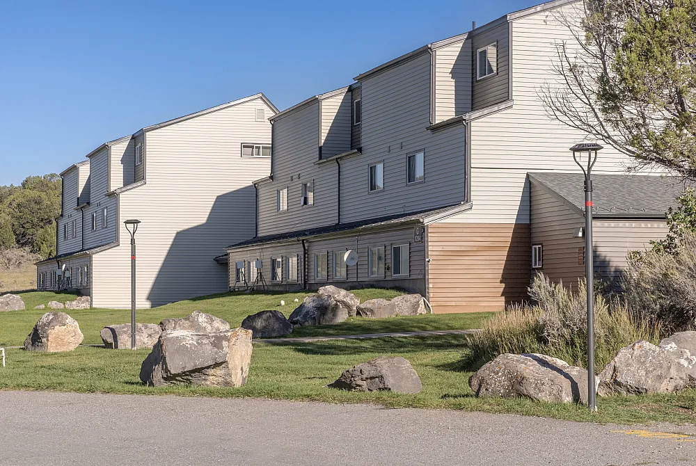 Auburn Ridge Apartments - Exterior View