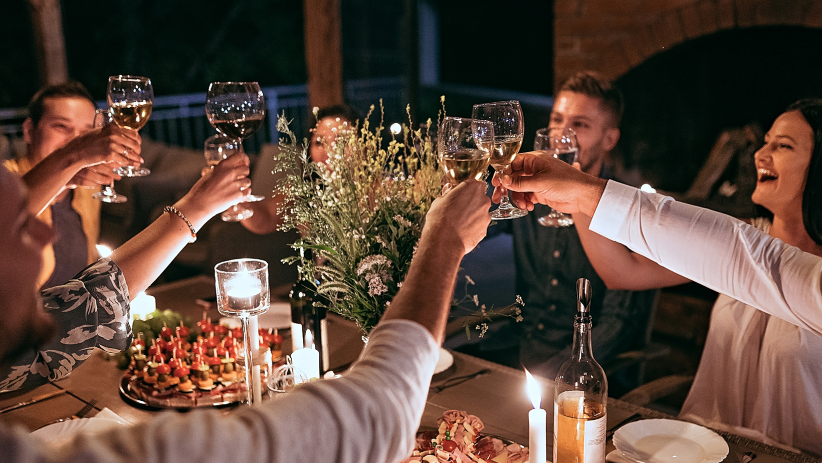 Celebrate the Holidays Chicago-Style at Coast at Lakeshore East-image