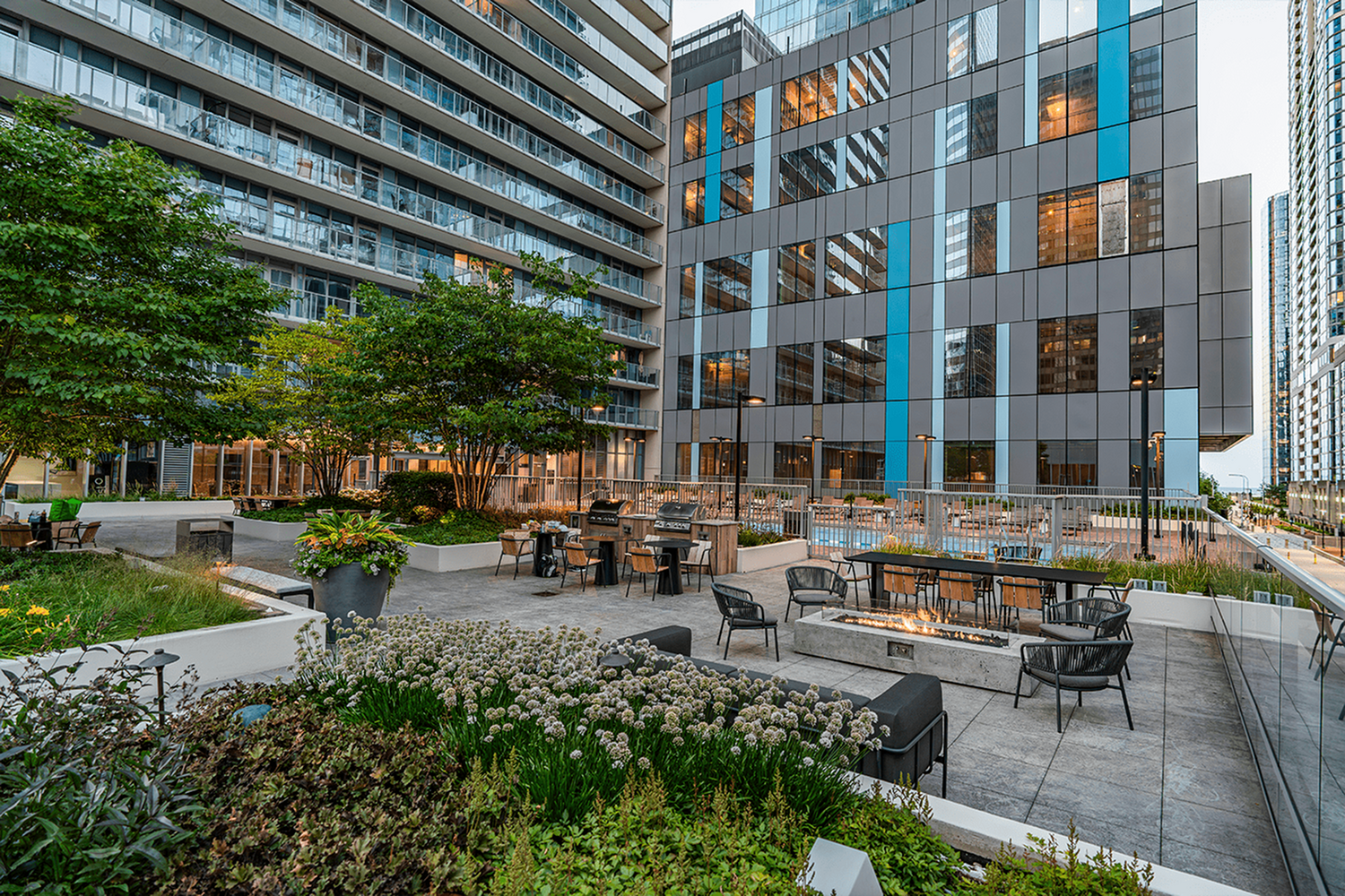 Living at Coast: The Ultimate Downtown Chicago Experience-image