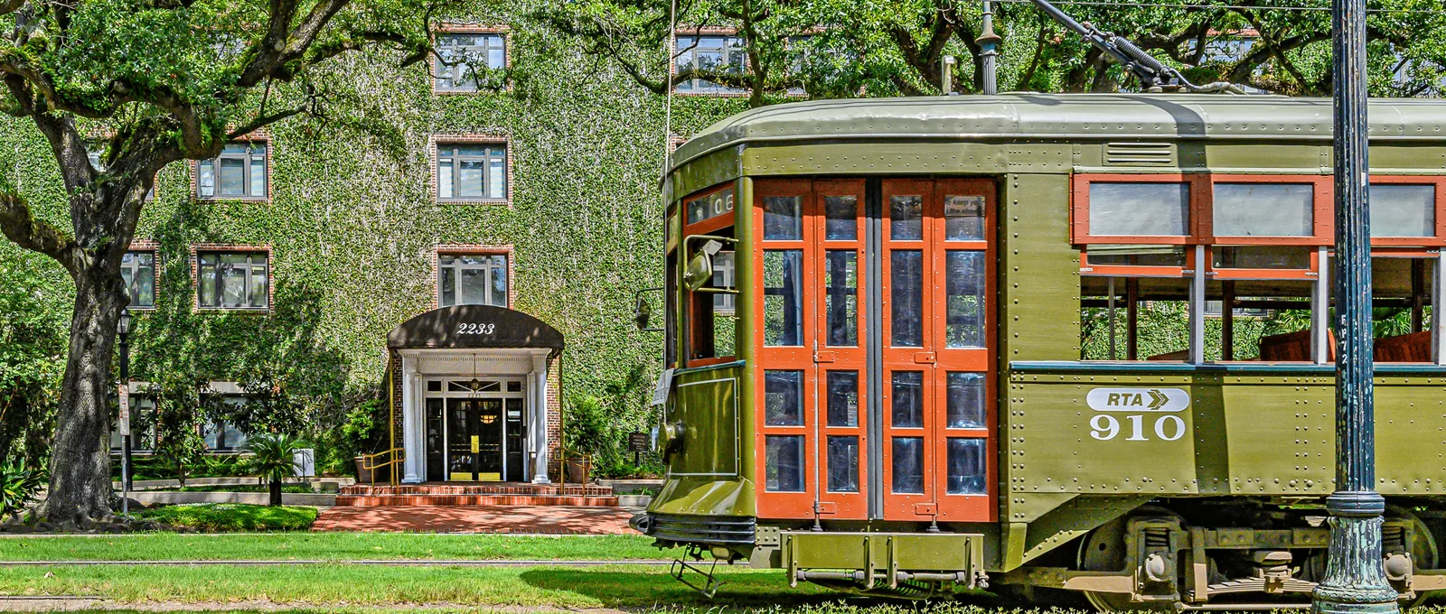 The Georgian apartments for rent in New Orleans