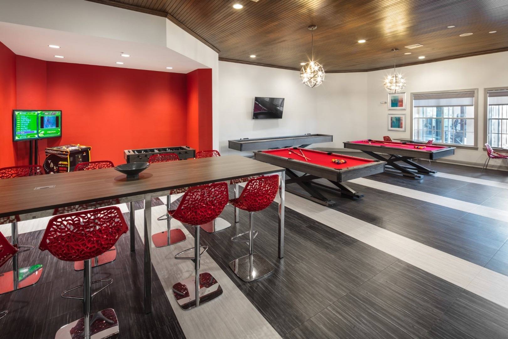 Photos & Tour 525 Avalon Park Apartments Orlando FL