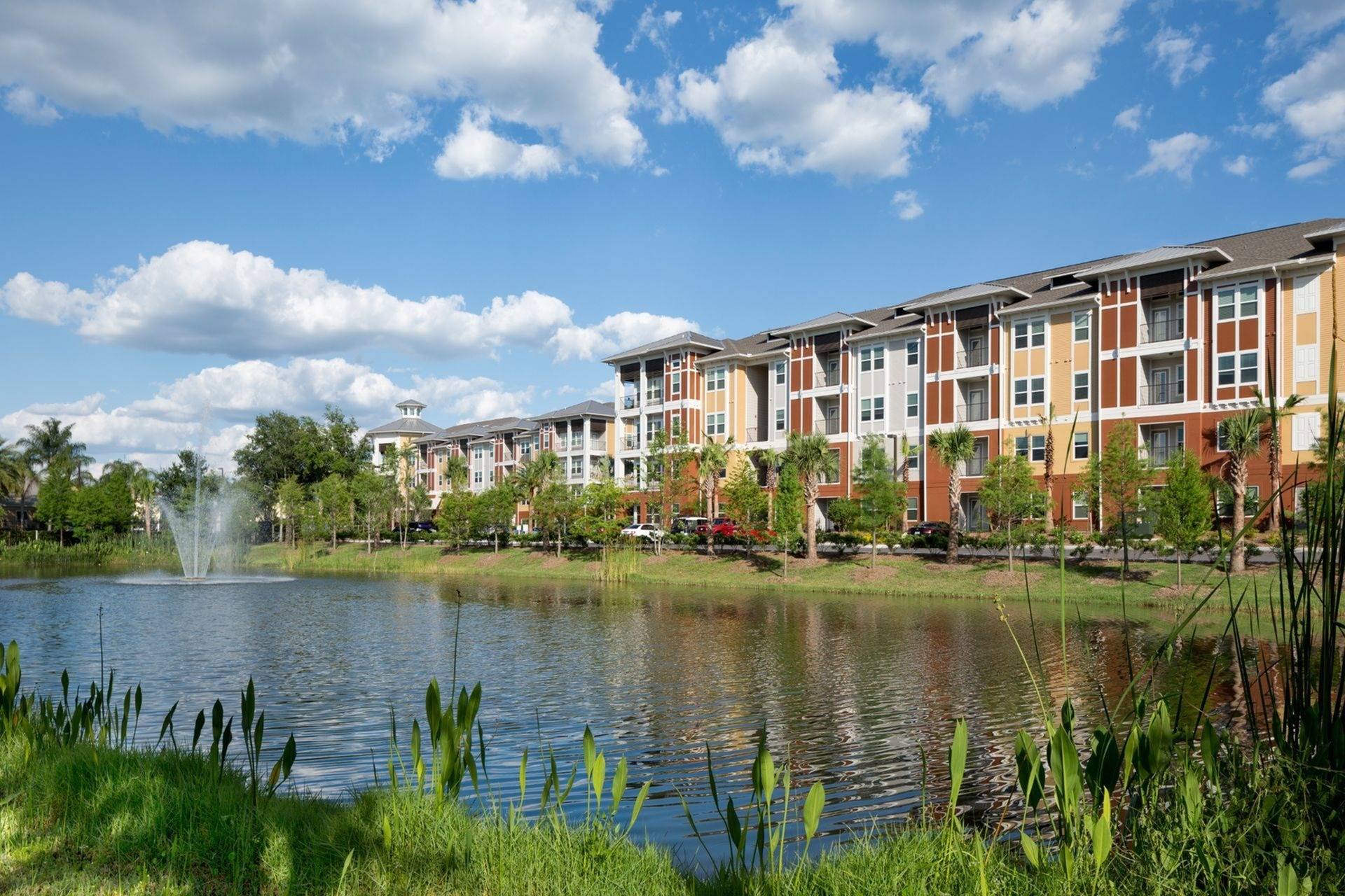 Apartment Building and Lake | Bradenton FL Apartments | Venue at Lakewood Ranch
