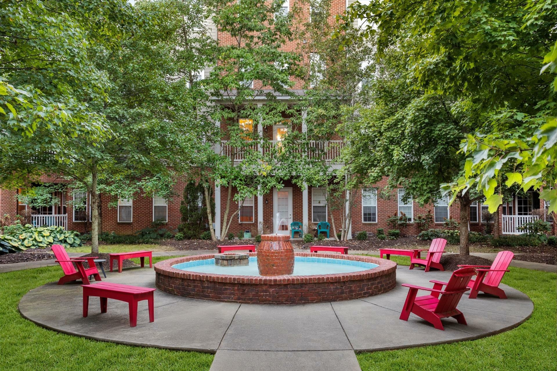 Courtyard | Apartments in Nashville, TN | Lenox Village