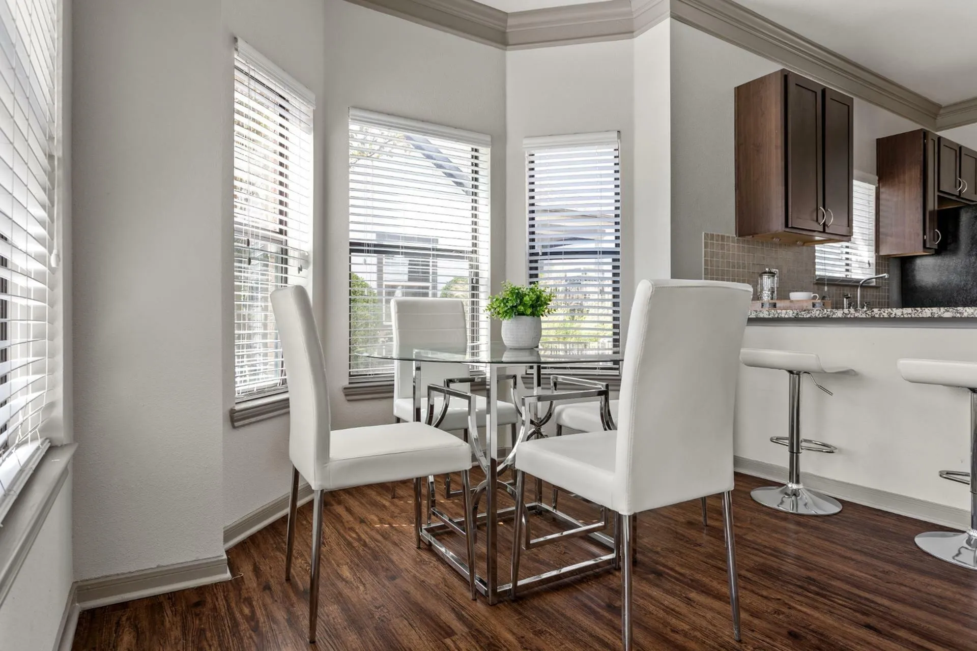 Dining Area | Apartments in Tomball, TX | Avenues at Northpointe