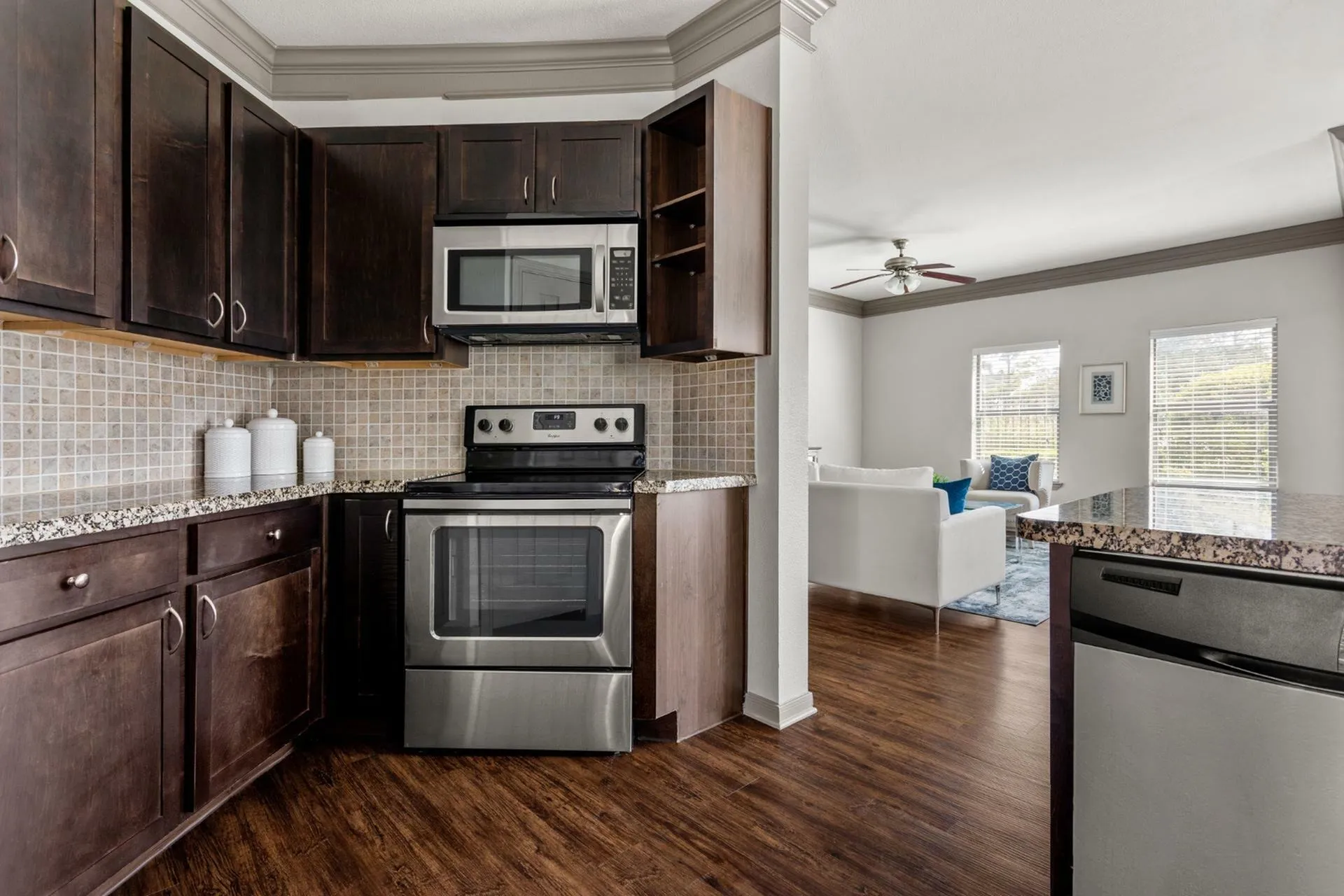 Kitchen | Apartments in Tomball, TX | Avenues at Northpointe