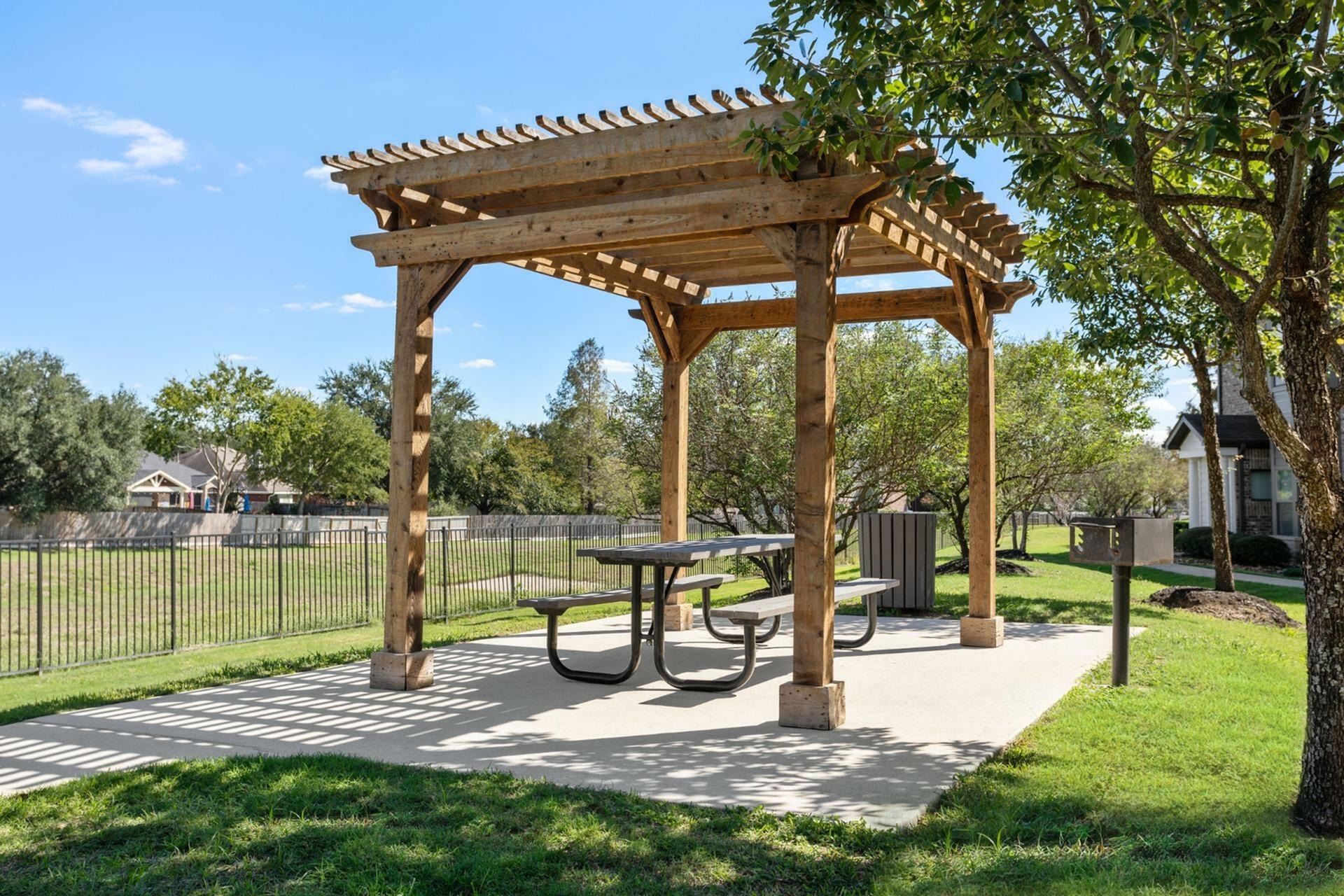 Apartments in Cypress, TX | Avenues at Cypress | Picnic Area