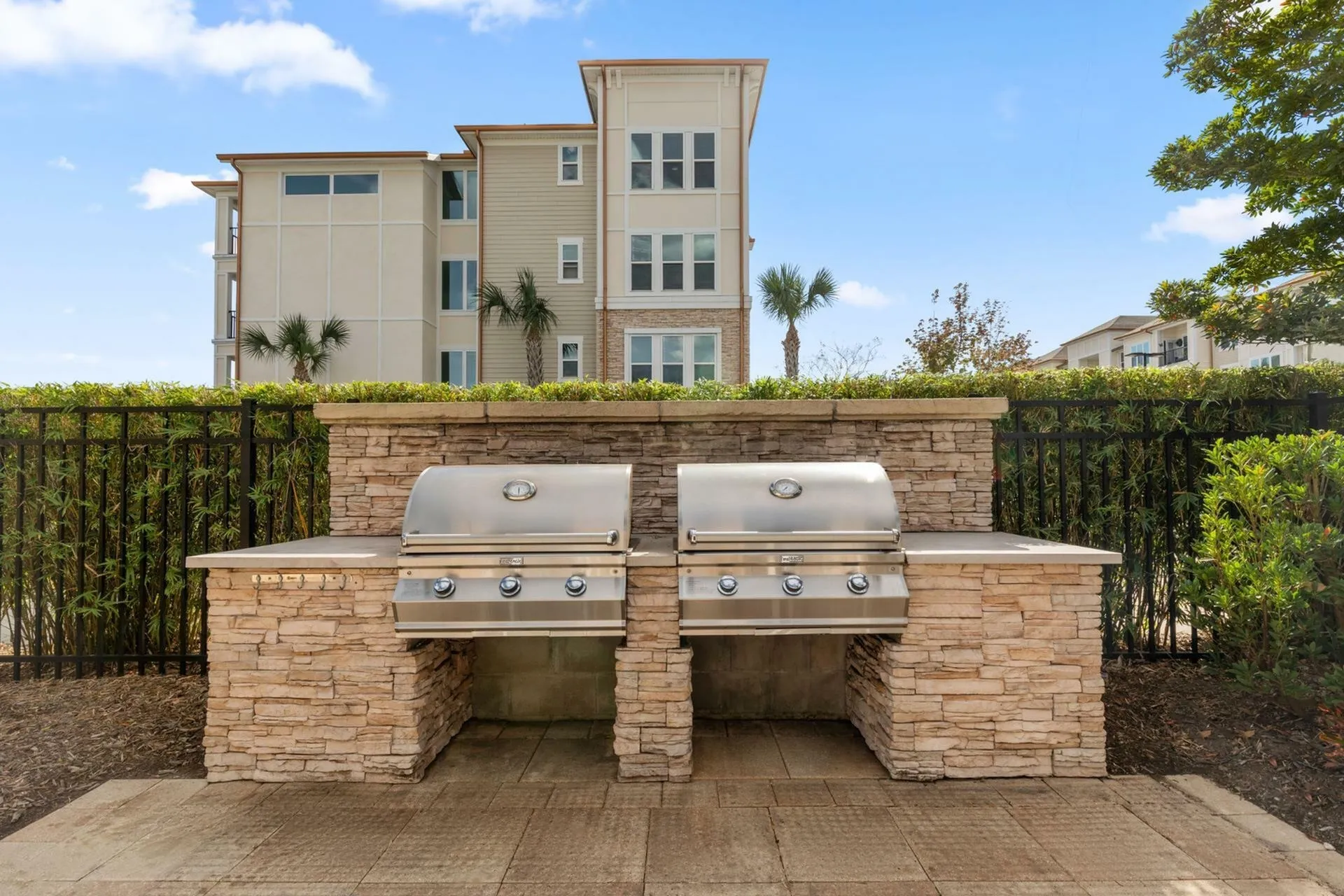 Grilling Area | Apartments for rent in Wesley Chapel, FL | Horizon Wiregrass Ranch