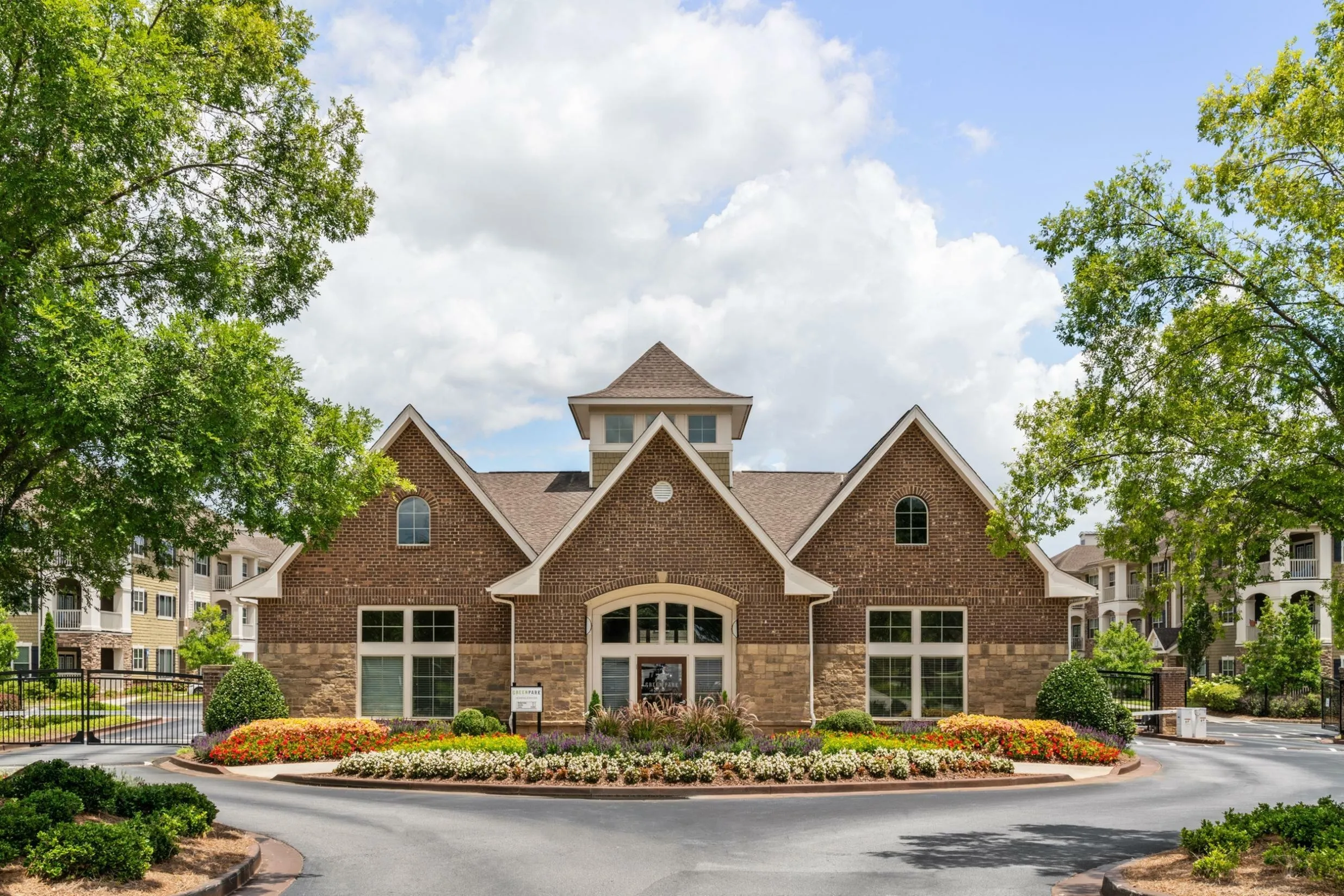 Leasing Center