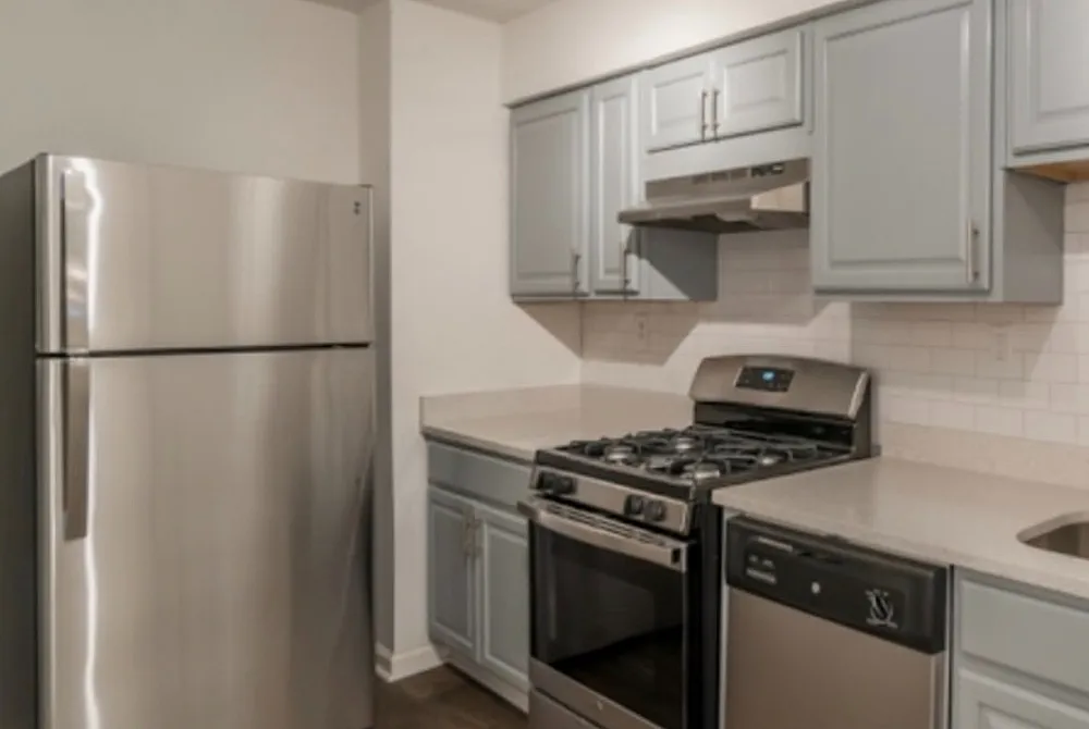 Jackson Brown Courts - Stainless Steel Kitchen