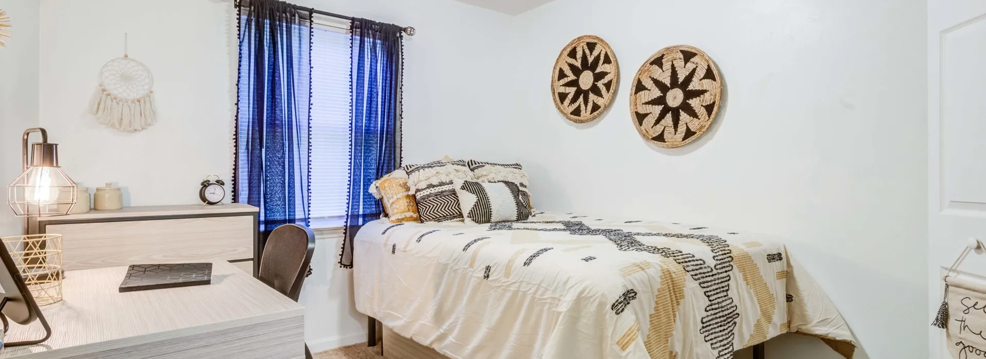 Collegiate Suites and Hunters Ridge Bedroom