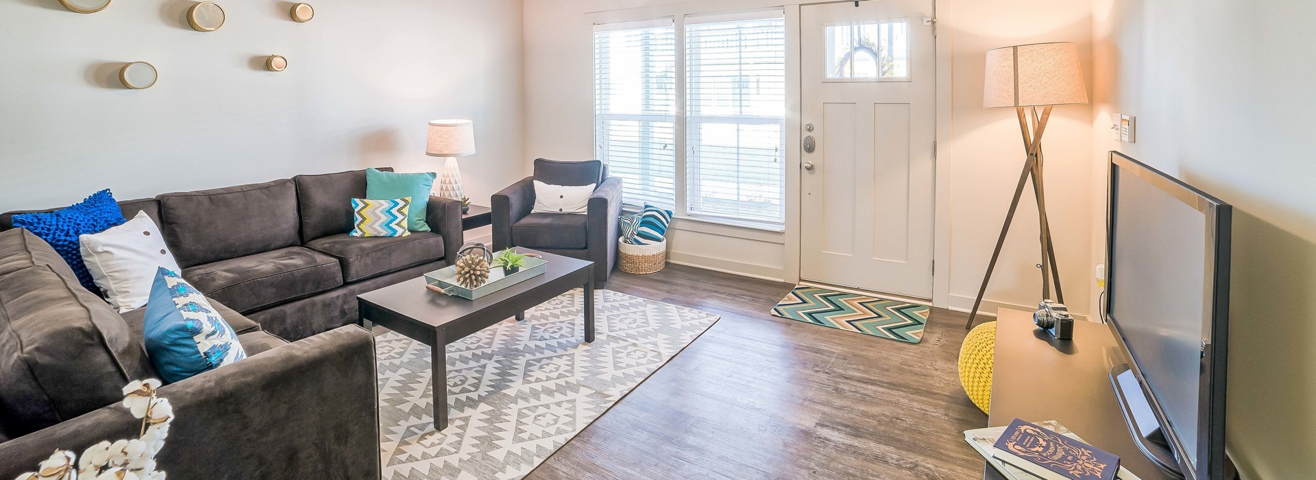 Arlington Cottages and Townhomes Living Room
