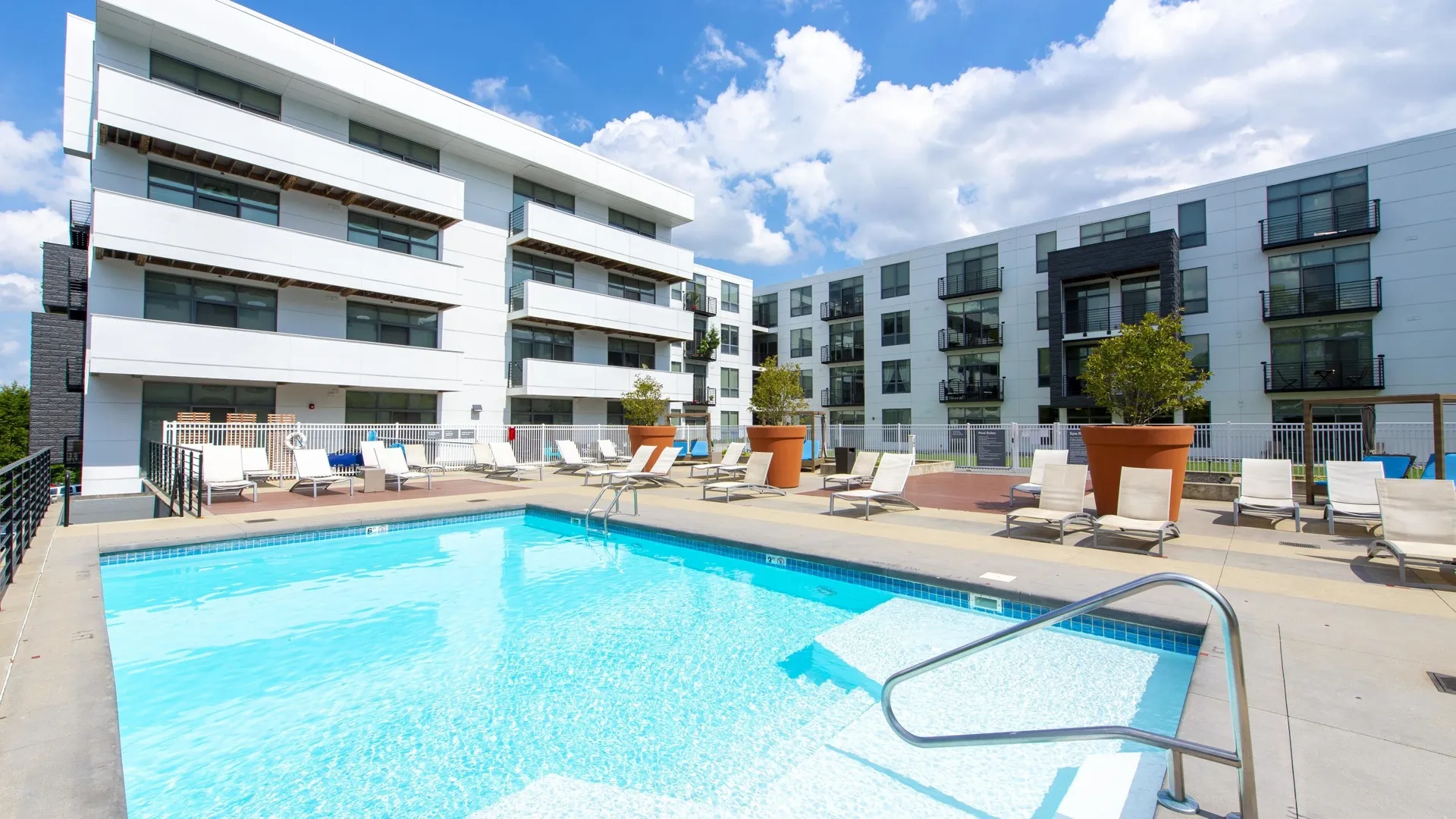 600 Goodale - Resort-Style Pool
