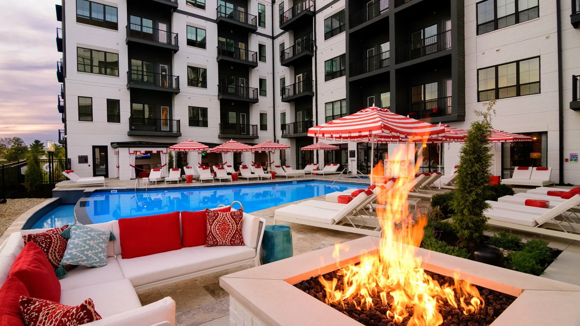 Luxe at The Highlands Pool