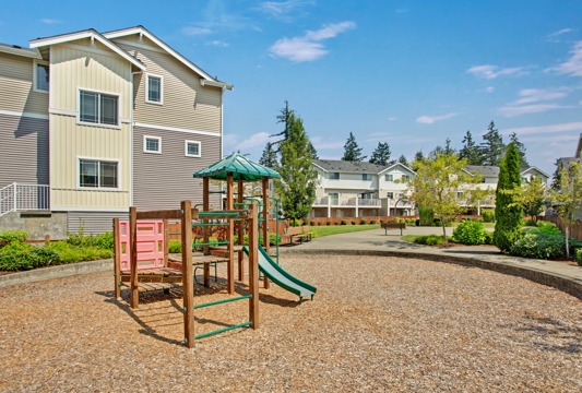 Brookstone at Edgewater Townhomes Apartments In PUYALLUP WA