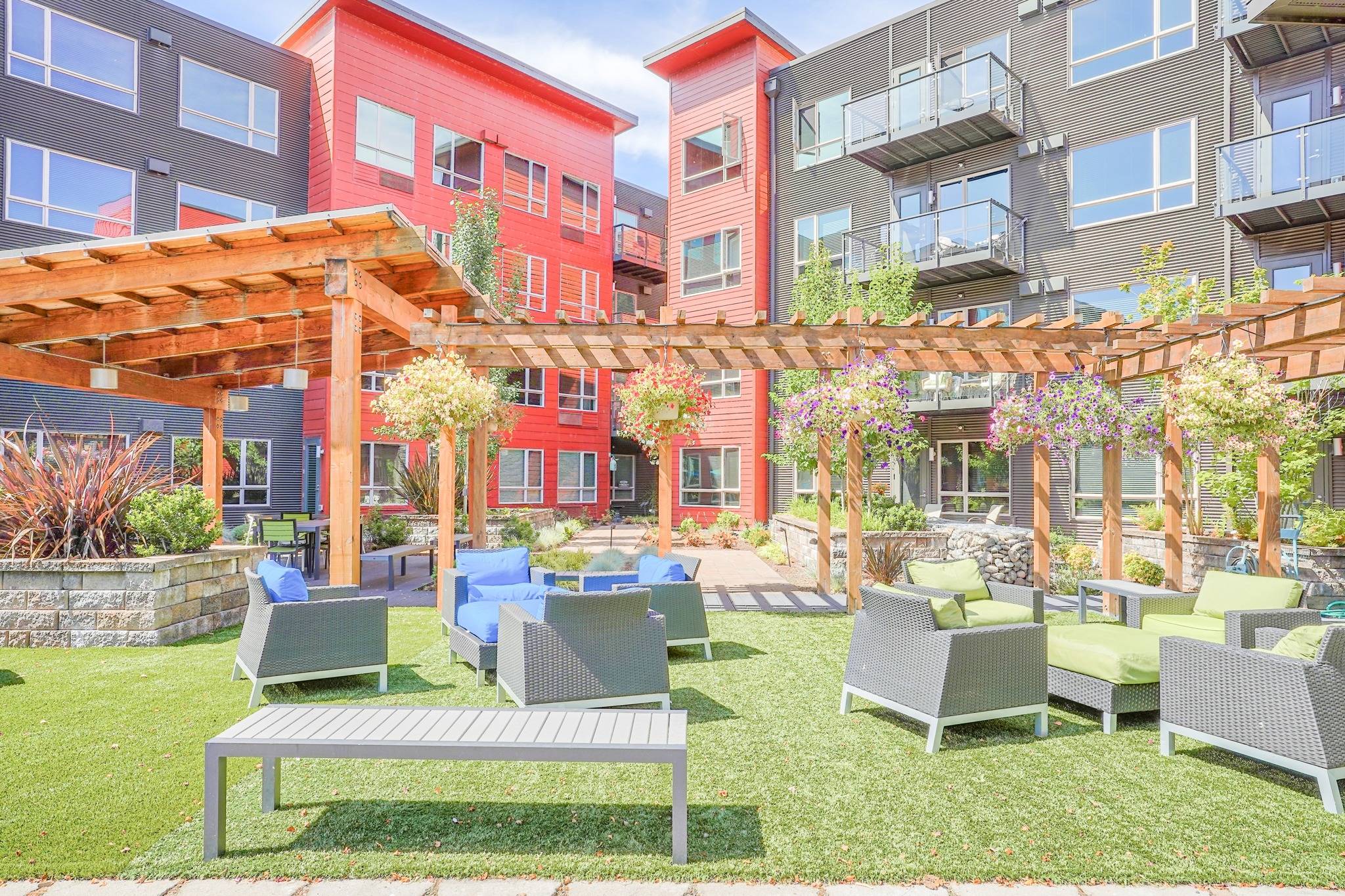 Covered BBQ and Picnic Area | Salem Oregon Apartments | South Block
