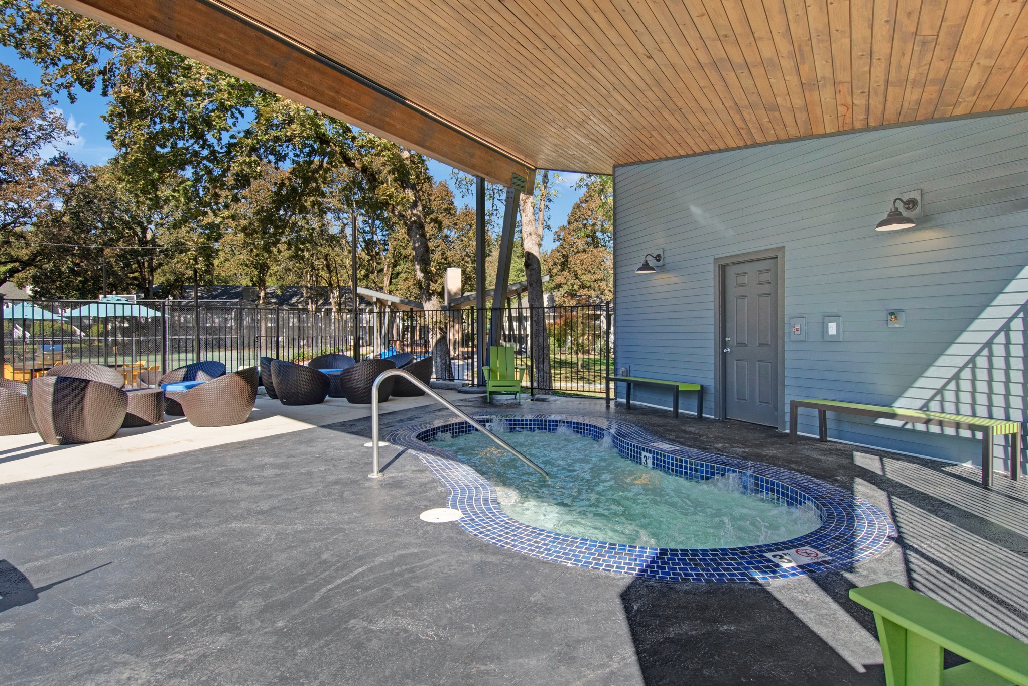 Outdoor Spa  | Apartments in Beaverton OR | Arbor Creek