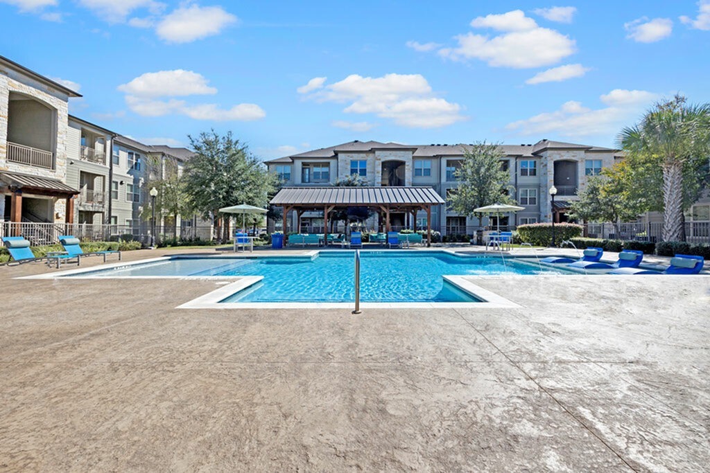 Unique Amenities Oaks of Kyle Apartments in Kyle