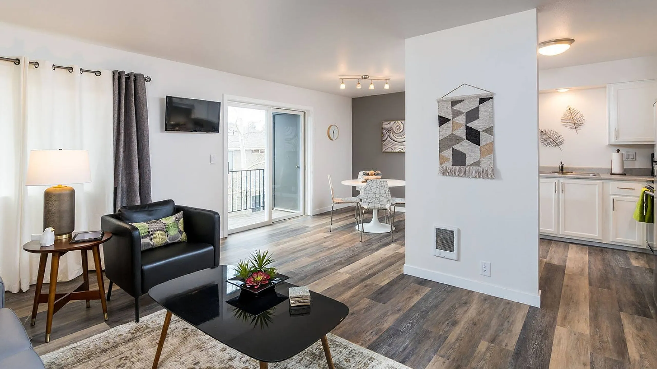 Living Room | Apartments in Bend OR | Sienna Pointe