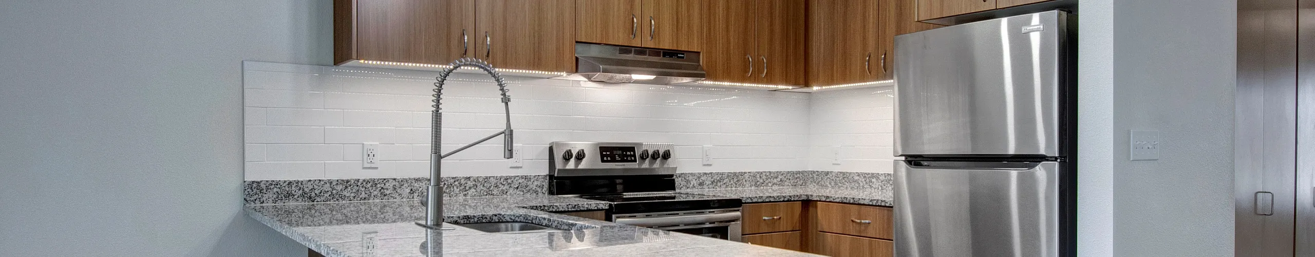 Kitchen | Bellevue Crossing Apartments