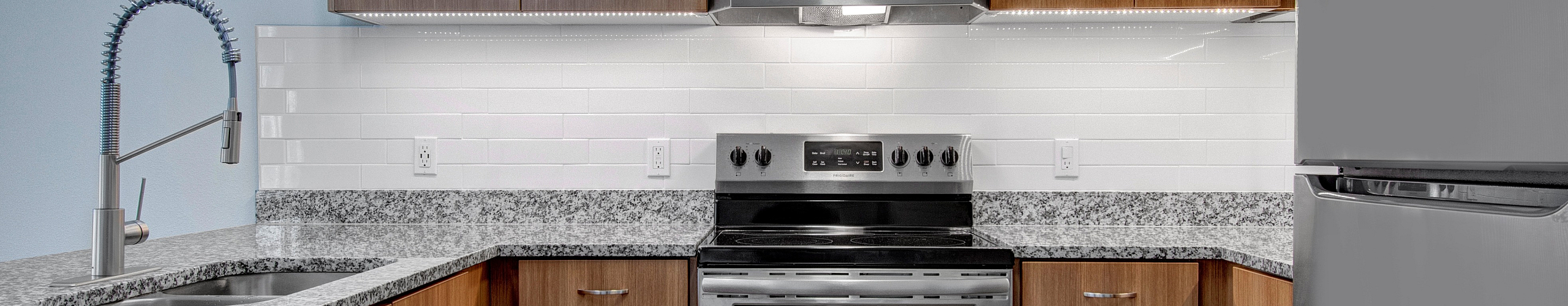 Kitchen | Bellevue Crossing Apartments