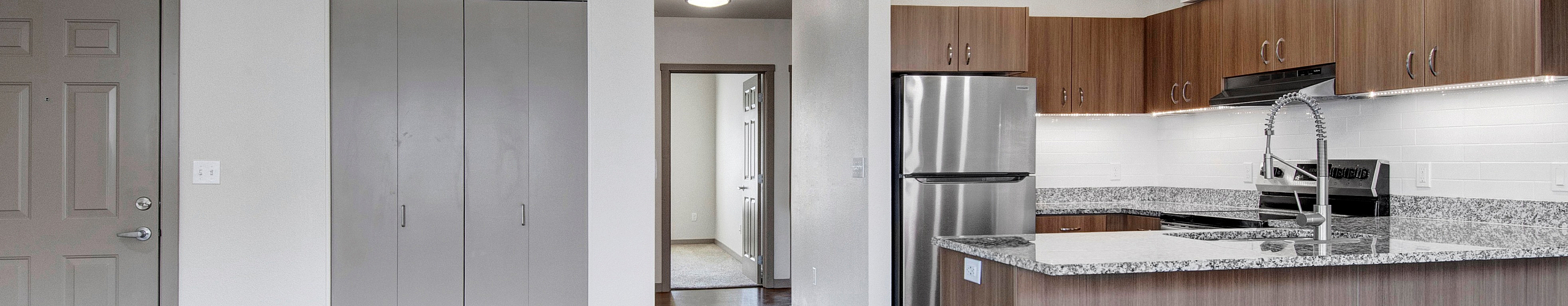 Kitchen | Bellevue Crossing Apartments