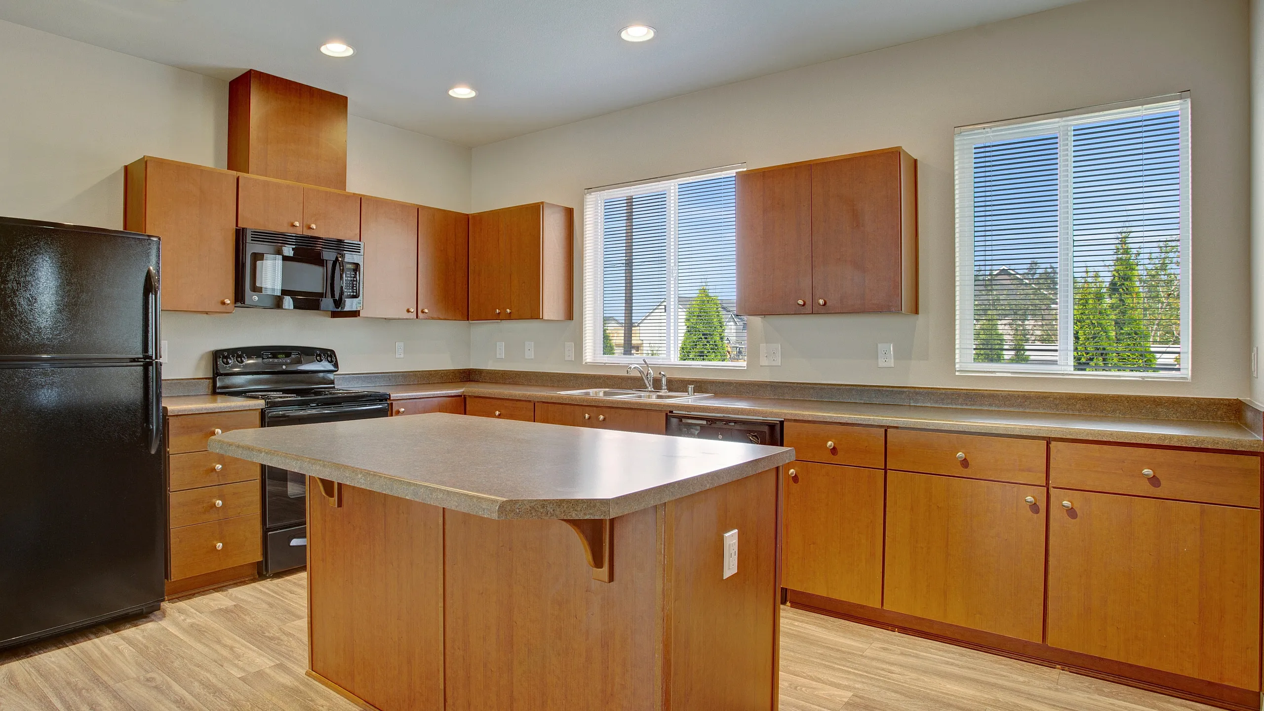 Kitchen | Brookstone at Edgewater Townhomes